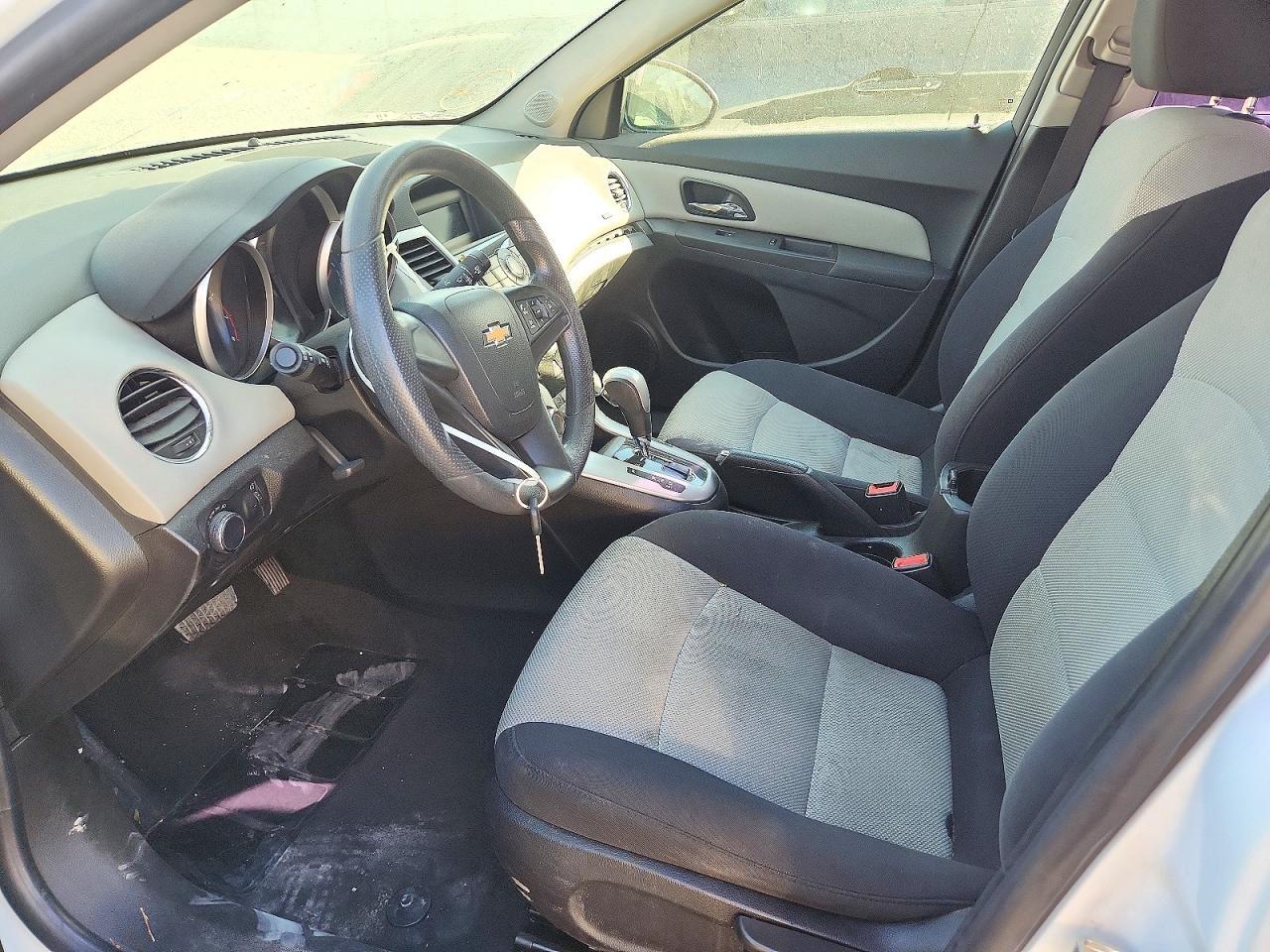 2015 Chevrolet Cruze Ls - Image 7