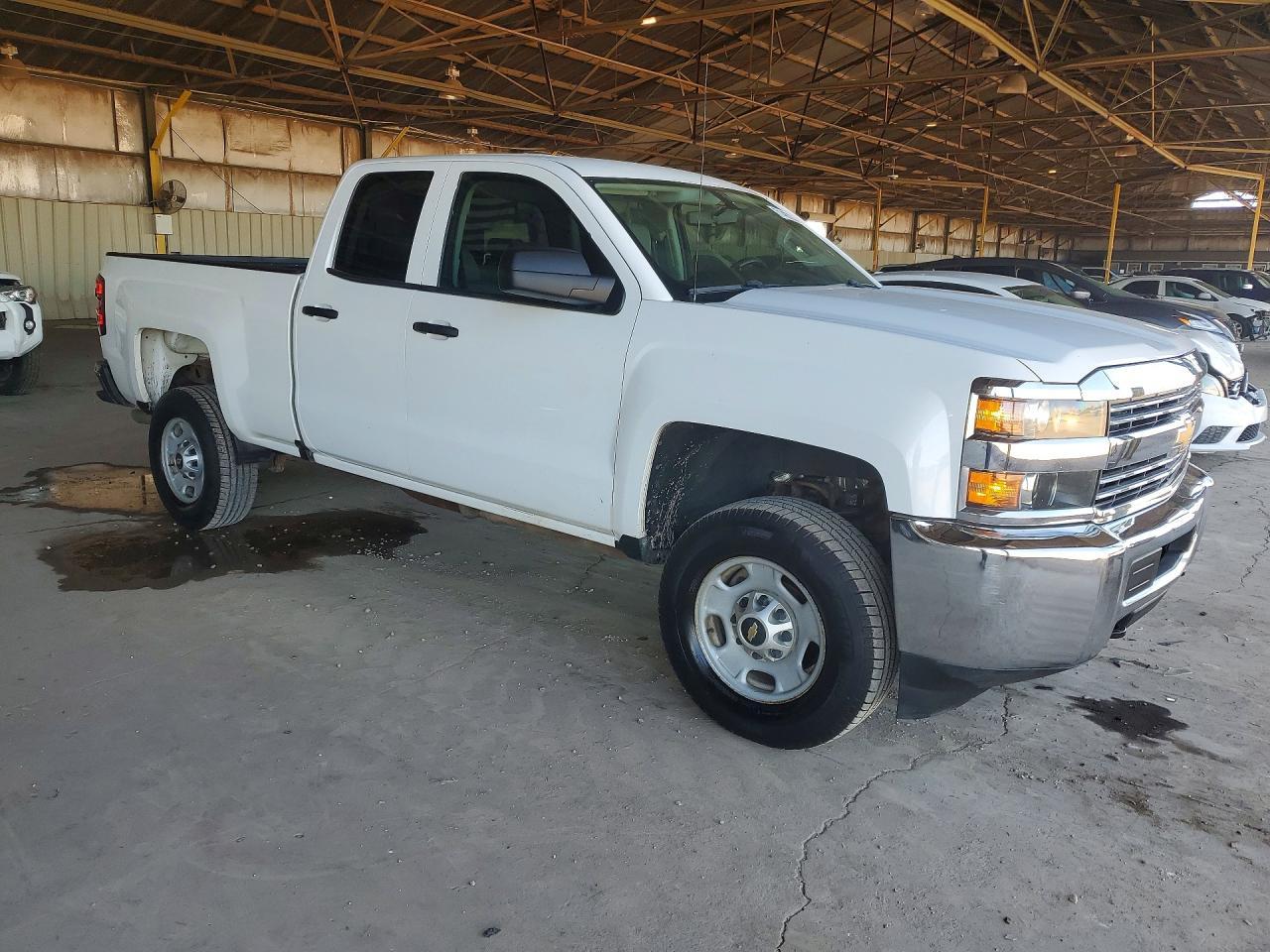2017 Chevrolet Silverado C2500 Heavy Duty - Image 4