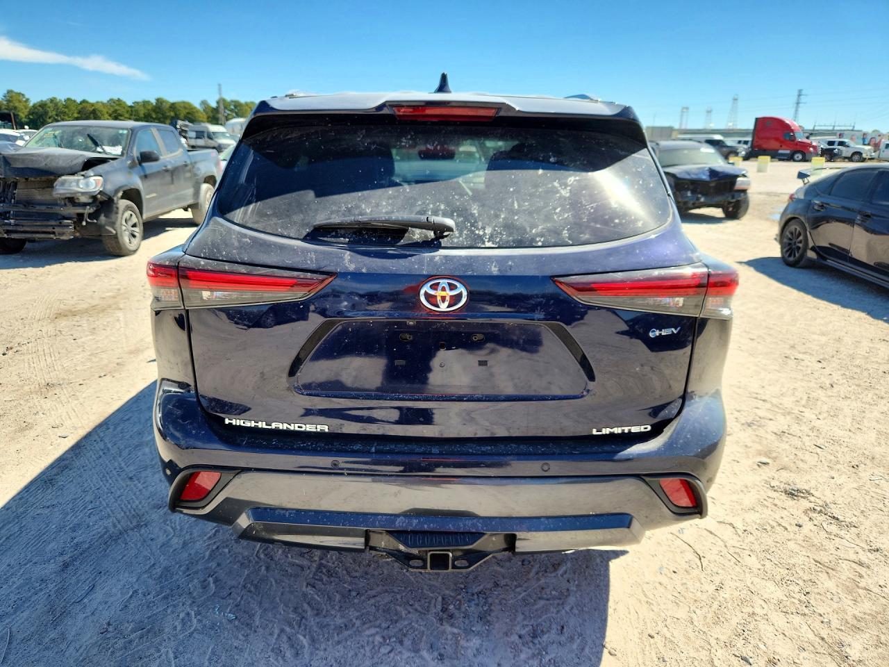 2026 Toyota Highlander Hybrid Limited - Image 6