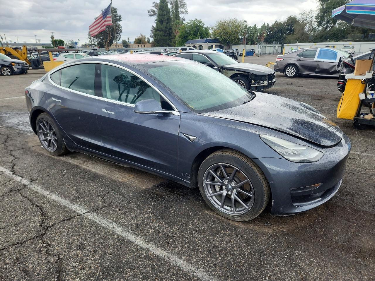 2018 Tesla Model 3 - Фото 4