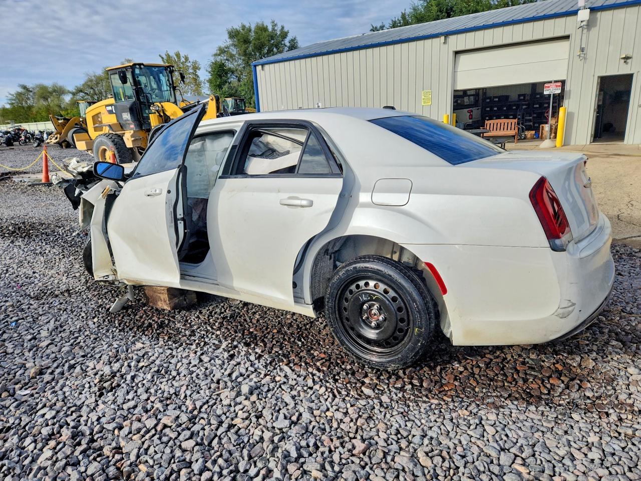 2015 Chrysler 300 S - Фото 2