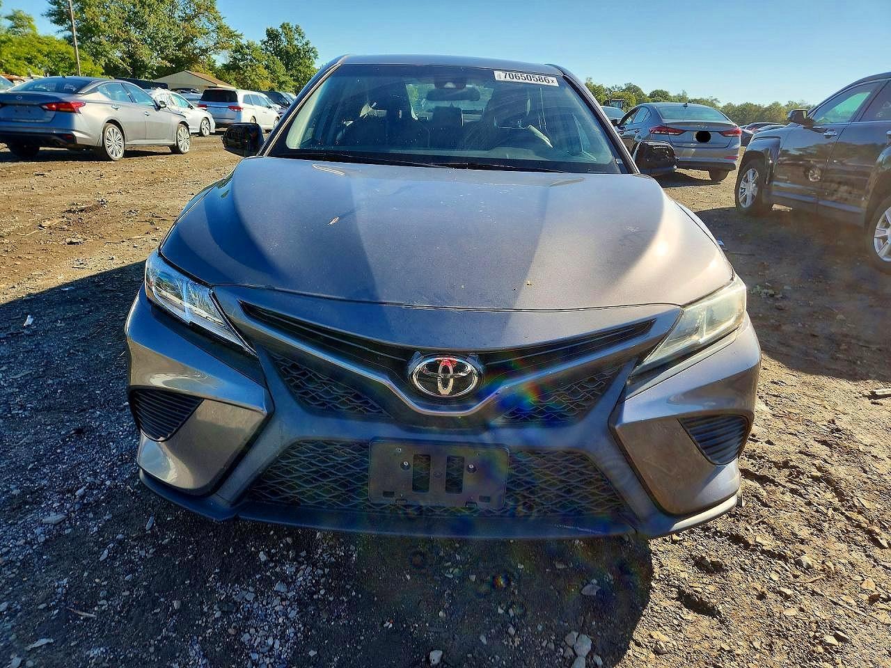 2020 Toyota Camry Se - Фото 5