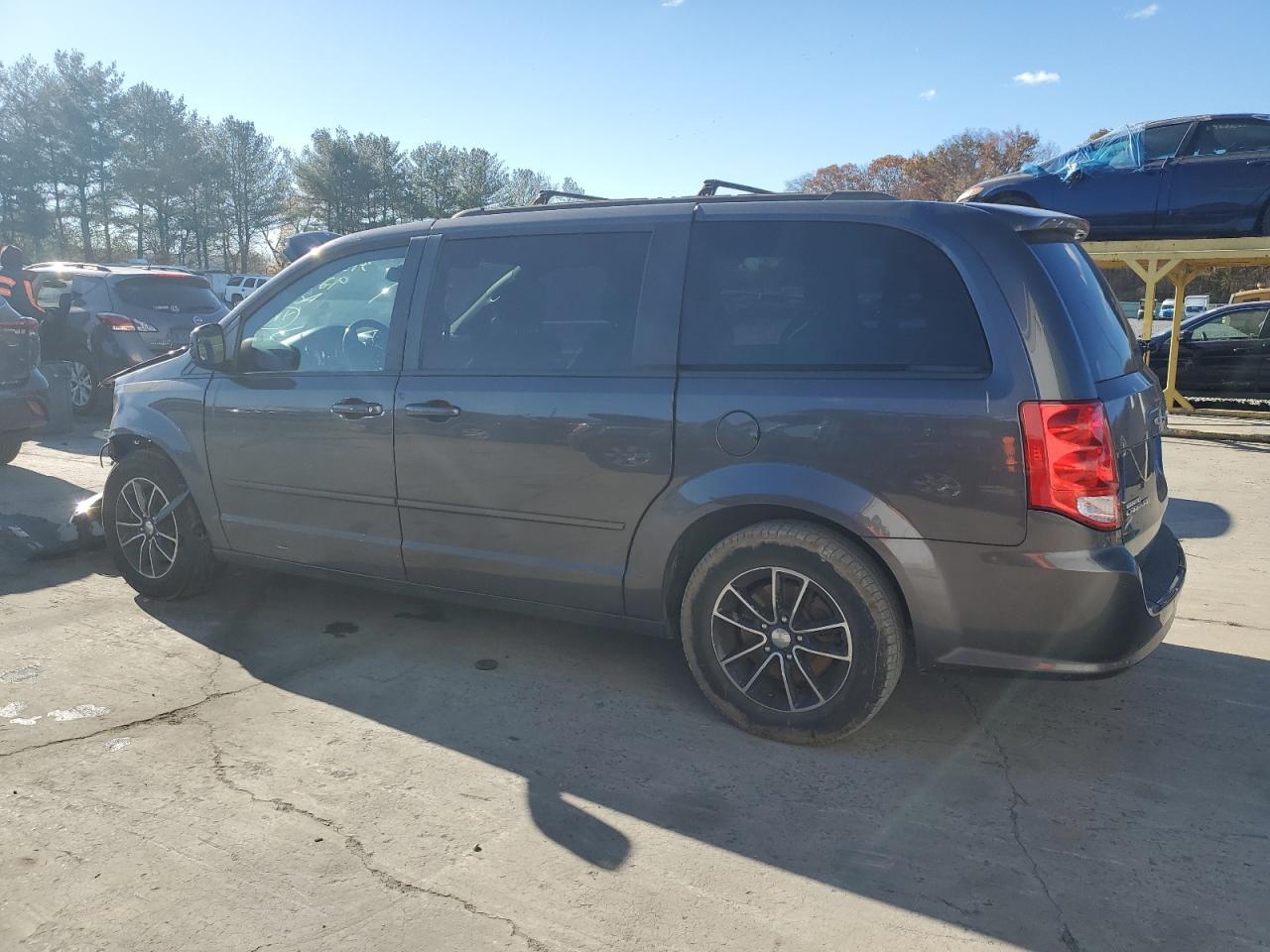 2017 Dodge Grand Caravan Se - Фото 2