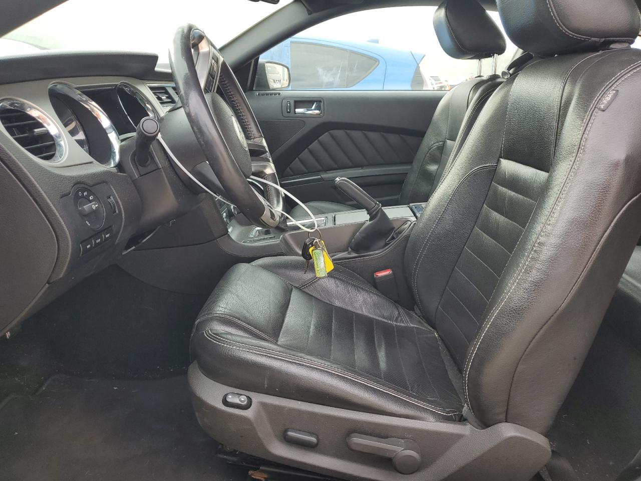 2010 Ford Mustang - Image 7
