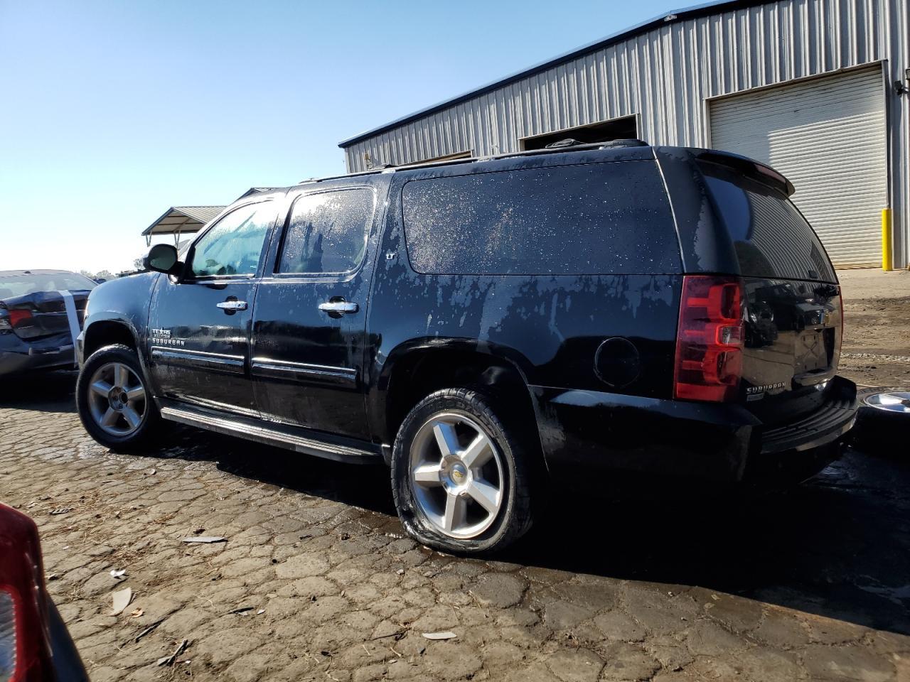 2014 Chevrolet Suburban C1500 Lt - Фото 2