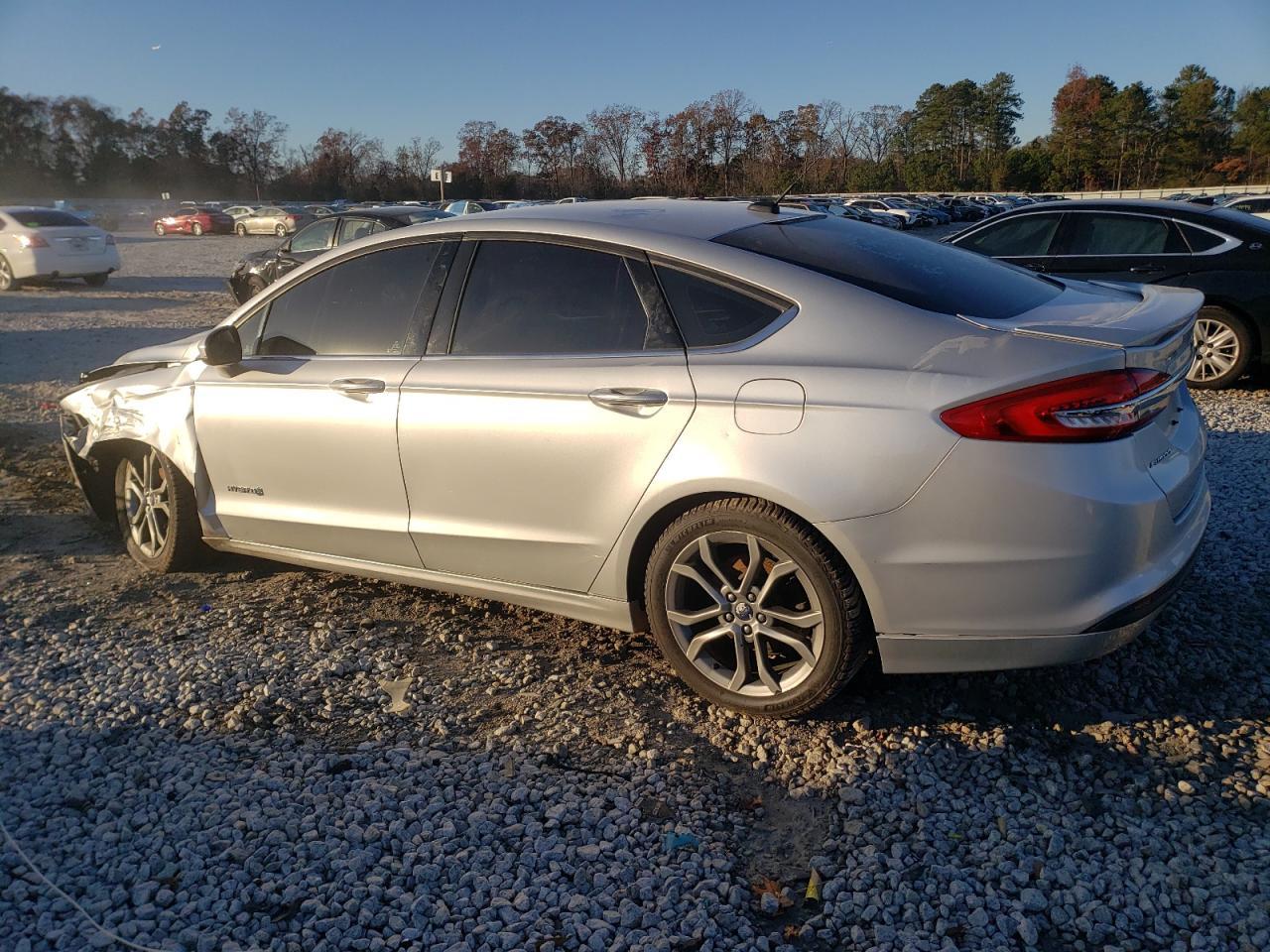2017 Ford Fusion Se Hybrid - Image 2
