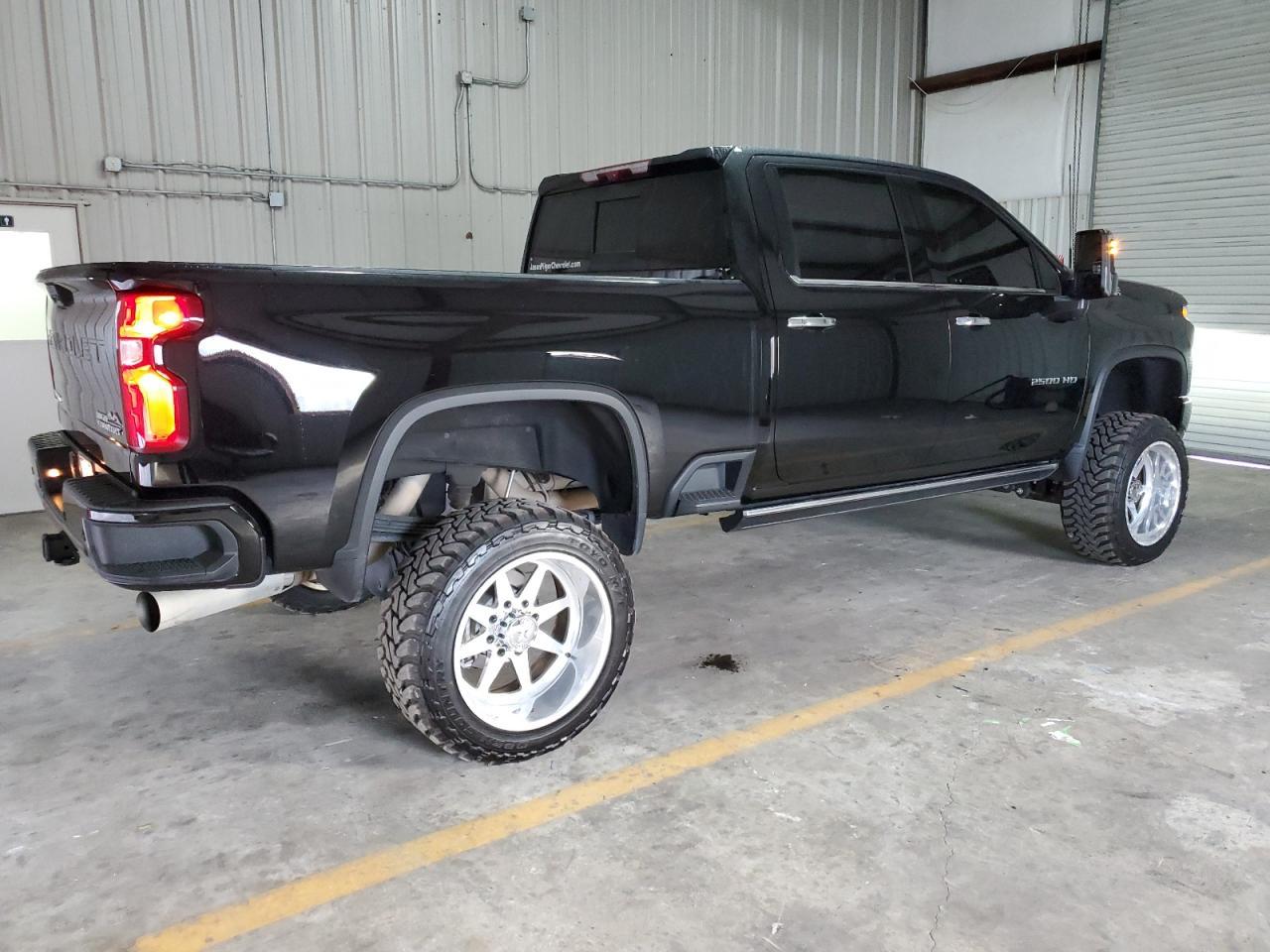 2023 Chevrolet Silverado K2500 High Country - Image 3