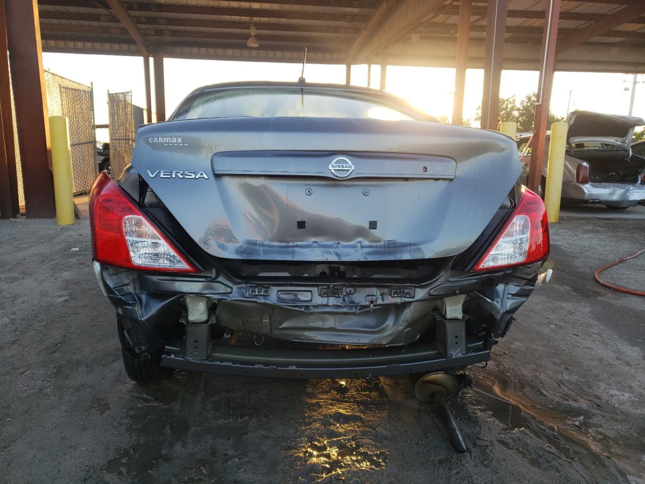 2016 Nissan Versa S - Фото 6