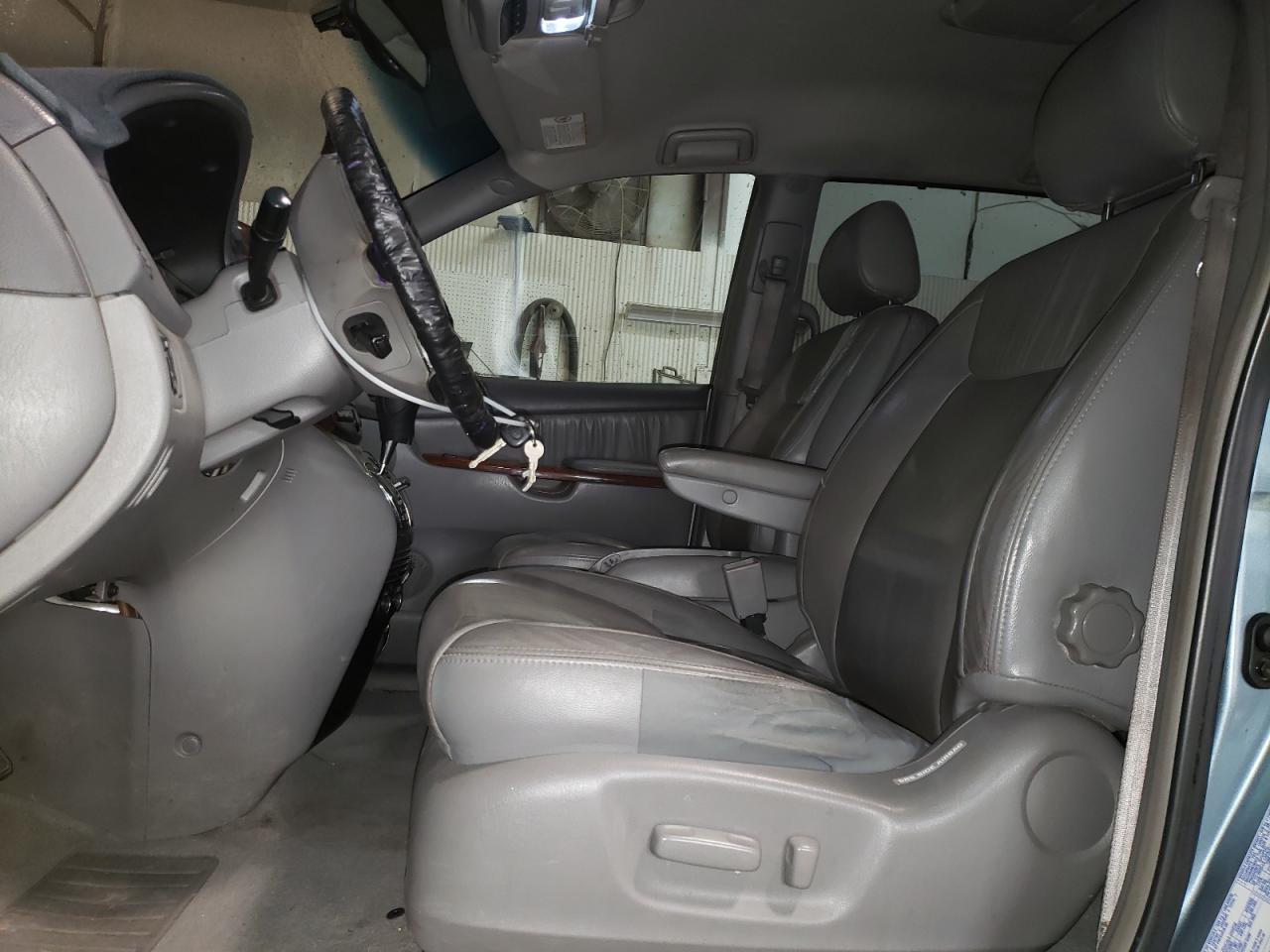 2004 Toyota Sienna Xle - Фото 7