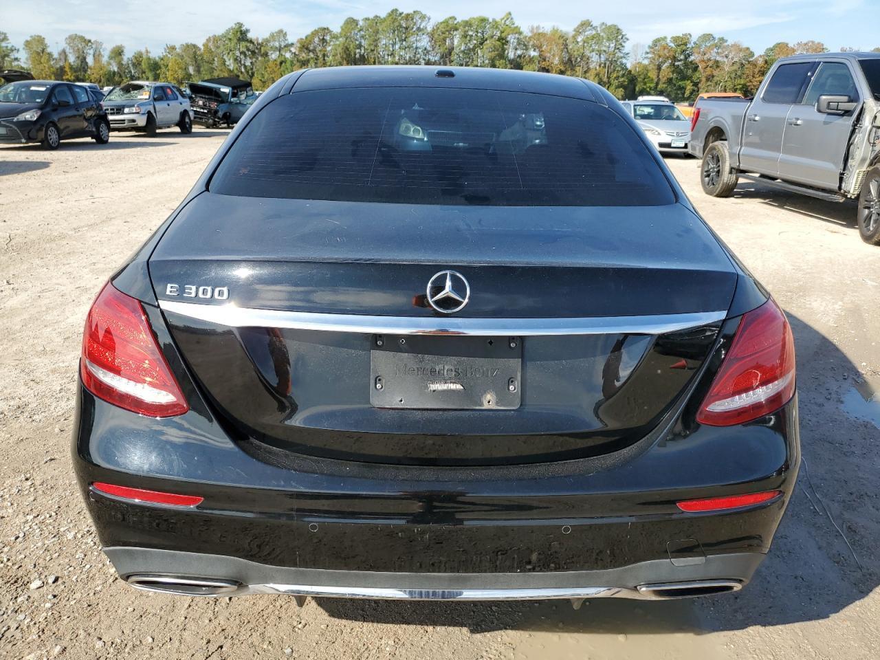 2018 Mercedes-Benz E 300 - Image 6