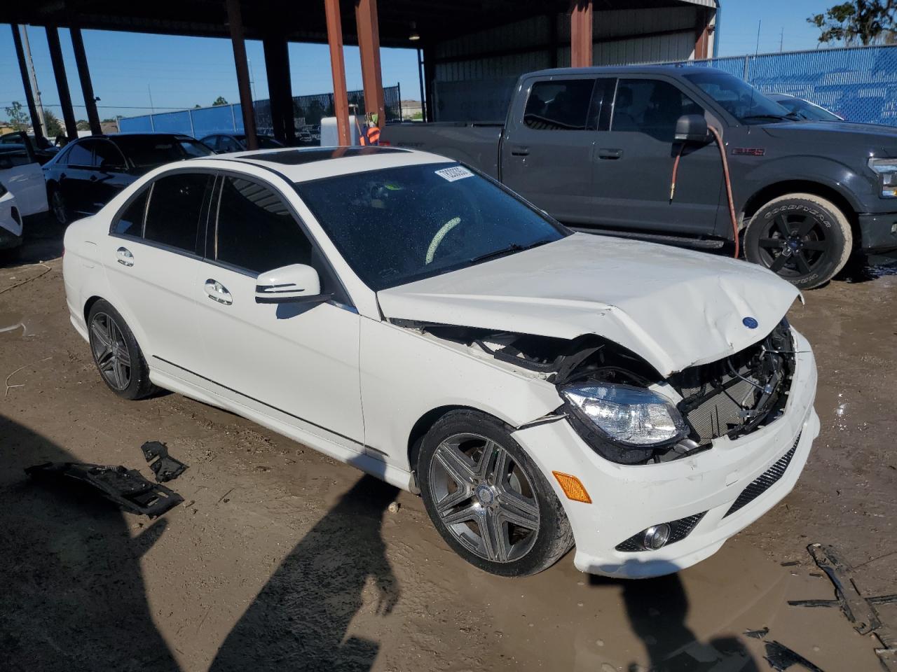 2010 Mercedes-Benz C 300 4Matic - Фото 4