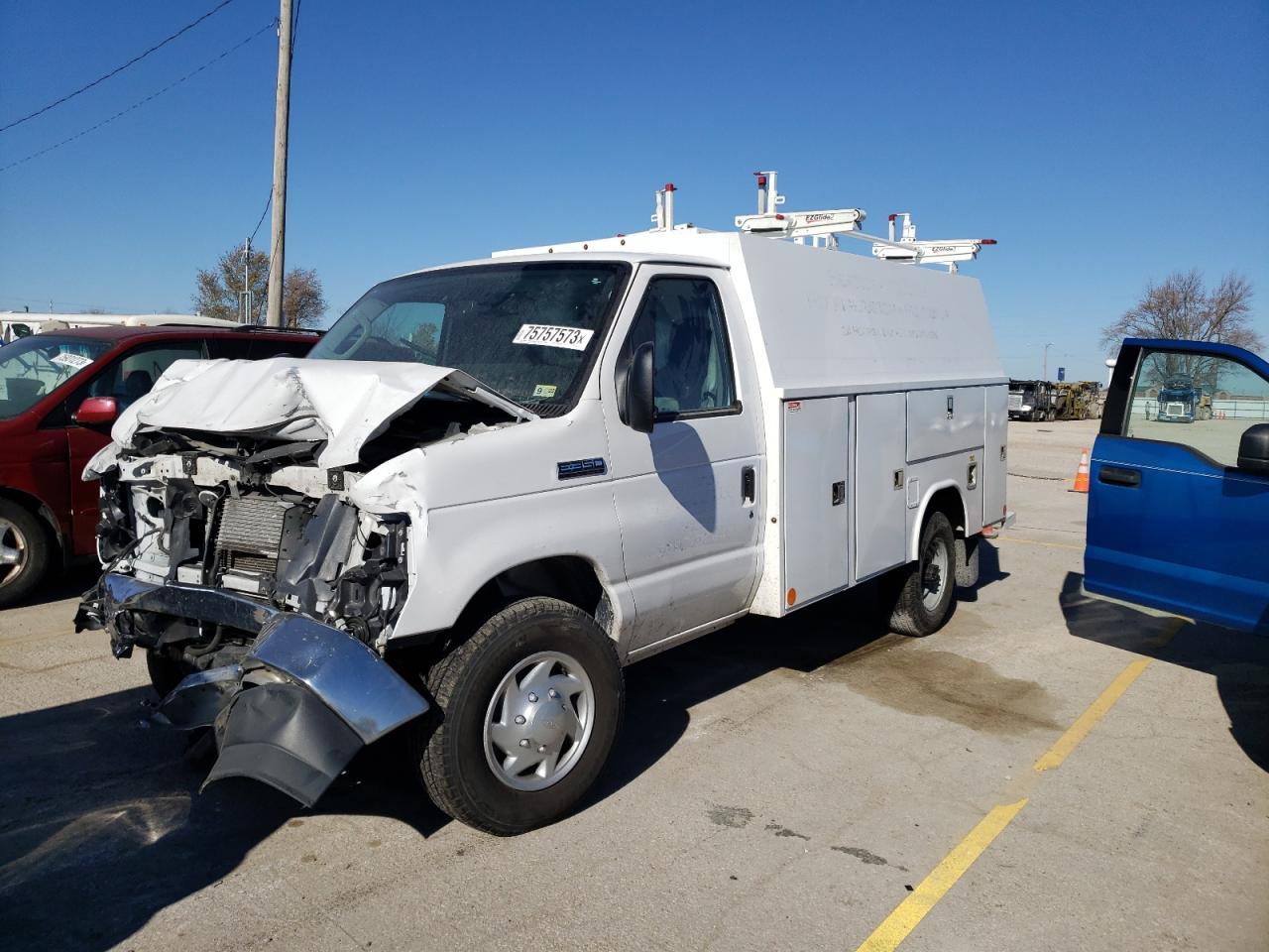2022 Ford Econoline E350 Super Duty Cutaway Van - Фото 3
