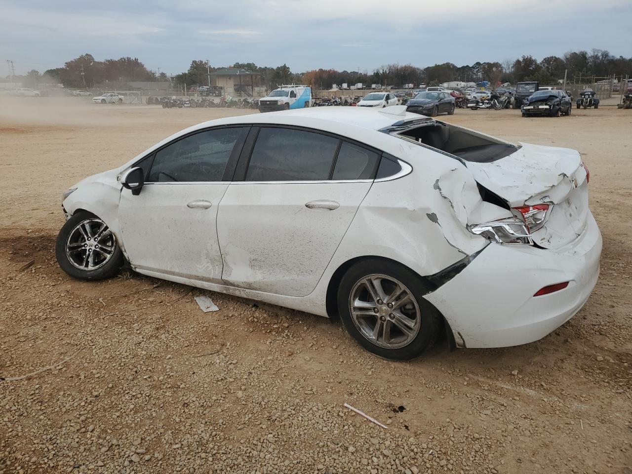 2017 Chevrolet Cruze Lt - Фото 2