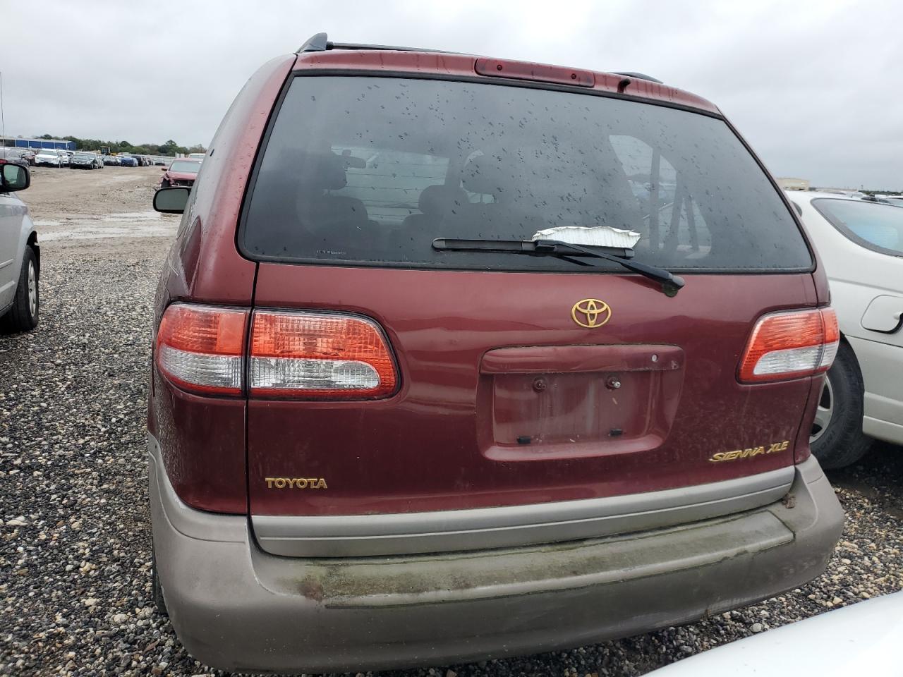 2002 Toyota Sienna Le - Фото 6