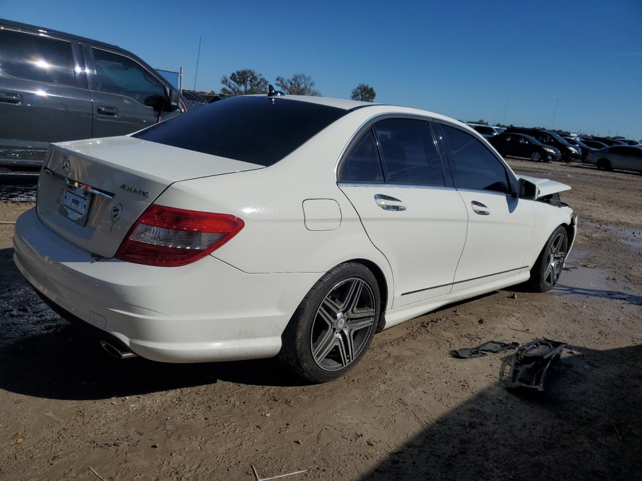 2010 Mercedes-Benz C 300 4Matic - Фото 3