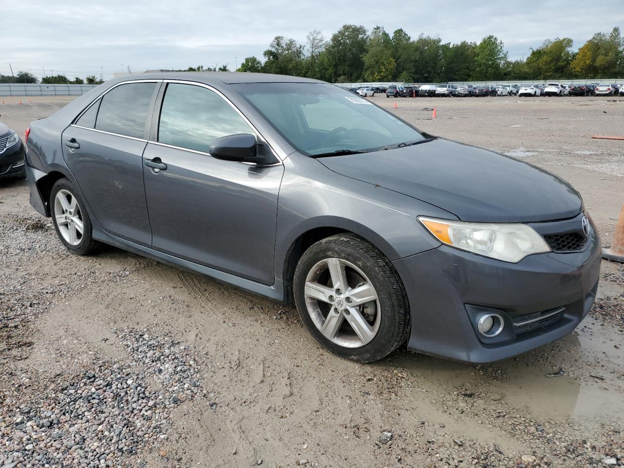 2013 Toyota Camry L - Фото 4