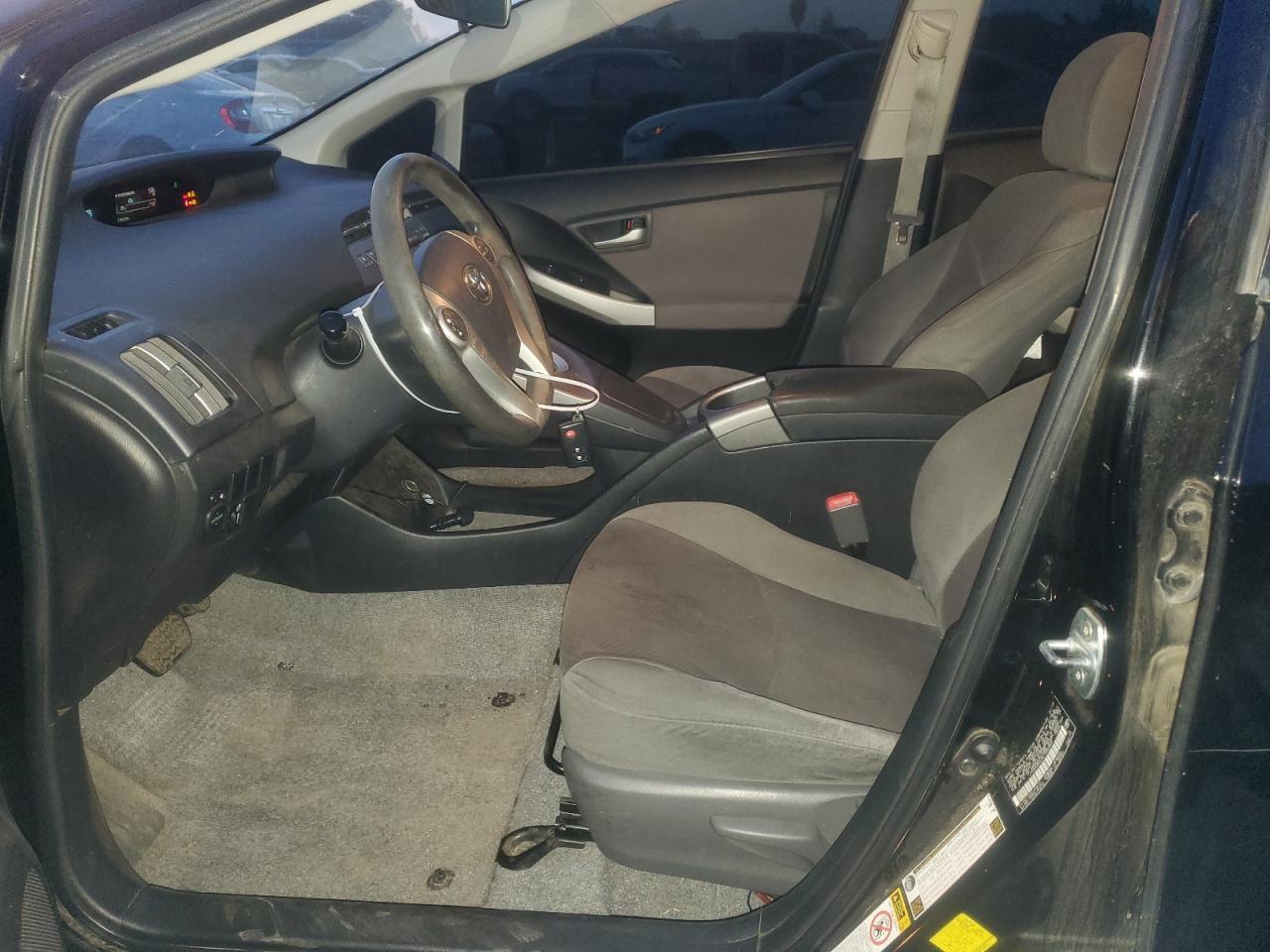 2012 Toyota Prius - Image 7