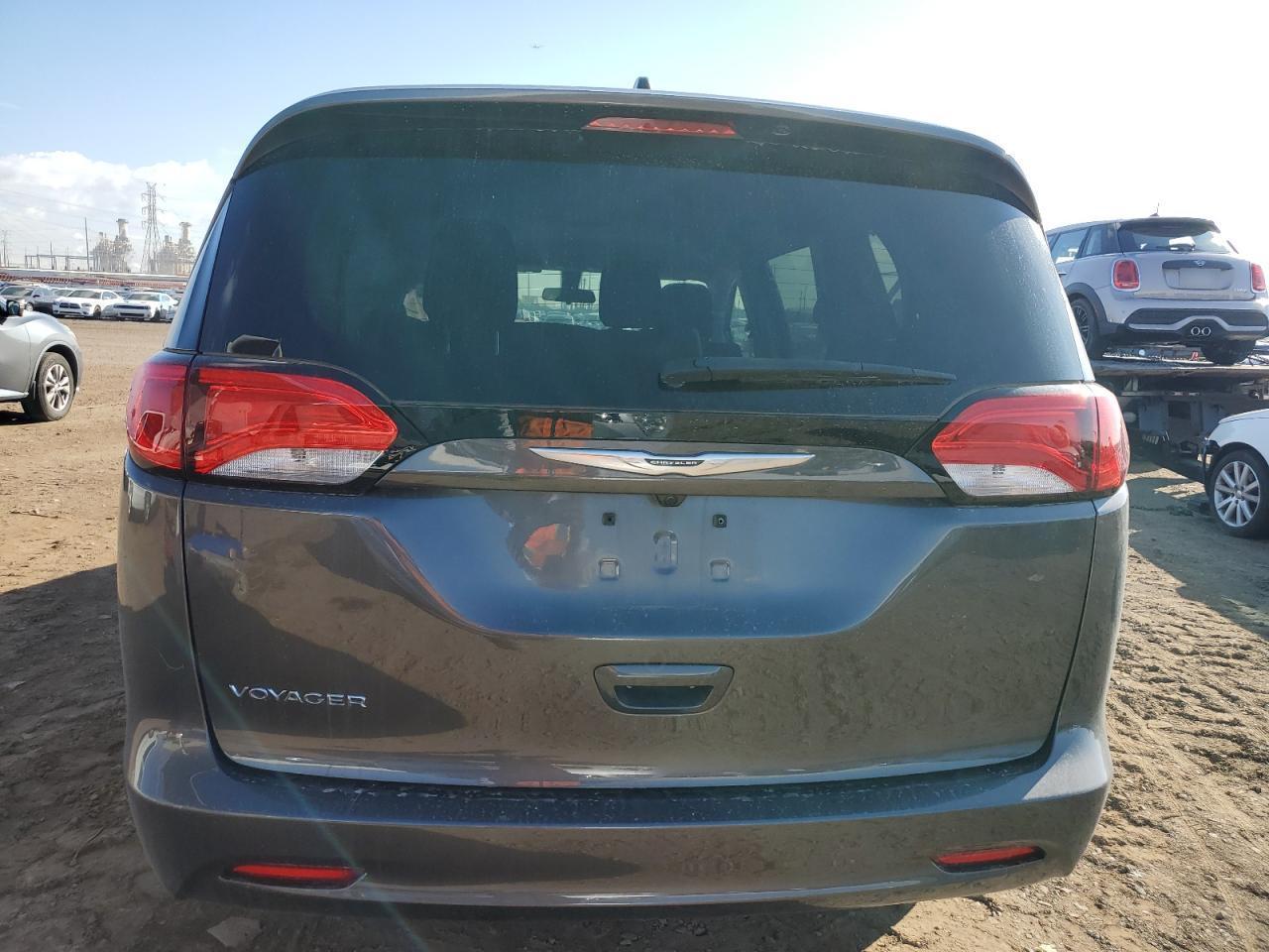 2021 Chrysler Voyager L - Фото 6