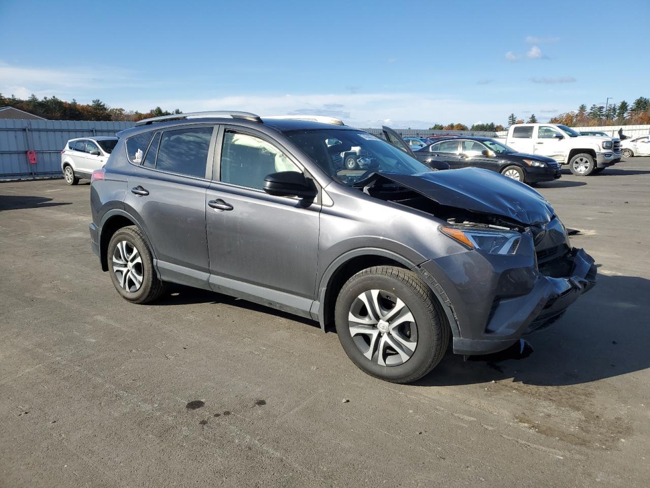 2017 Toyota Rav4 Le - Image 4