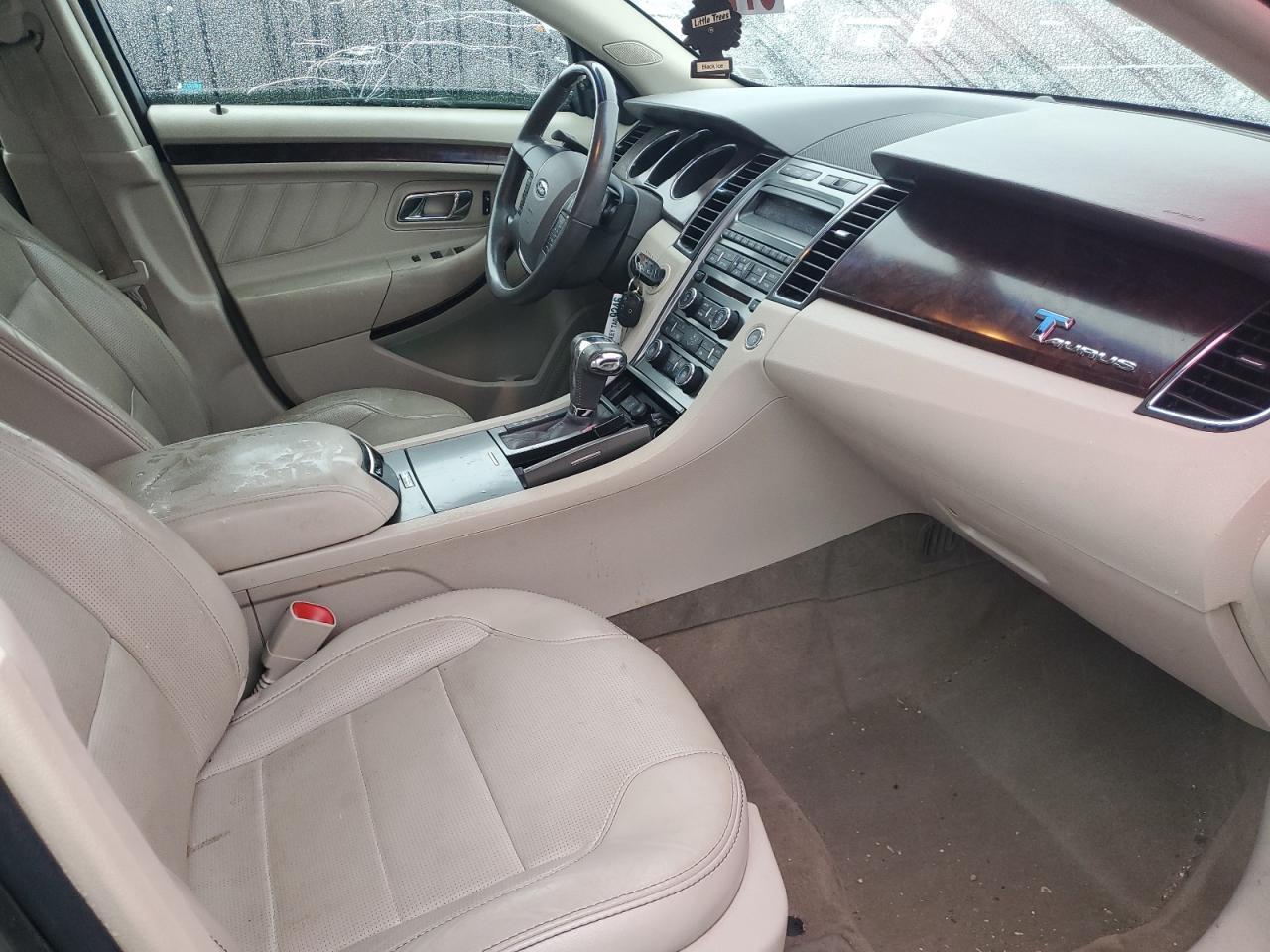 2012 Ford Taurus Limited - Image 7