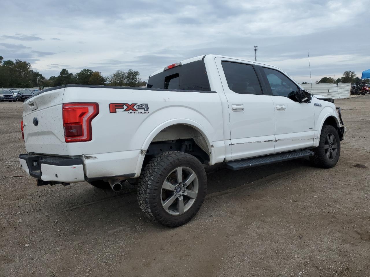2015 Ford F150 Supercrew - Фото 3