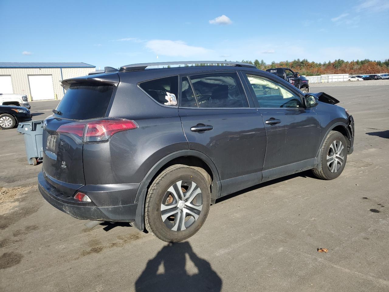 2017 Toyota Rav4 Le - Image 3