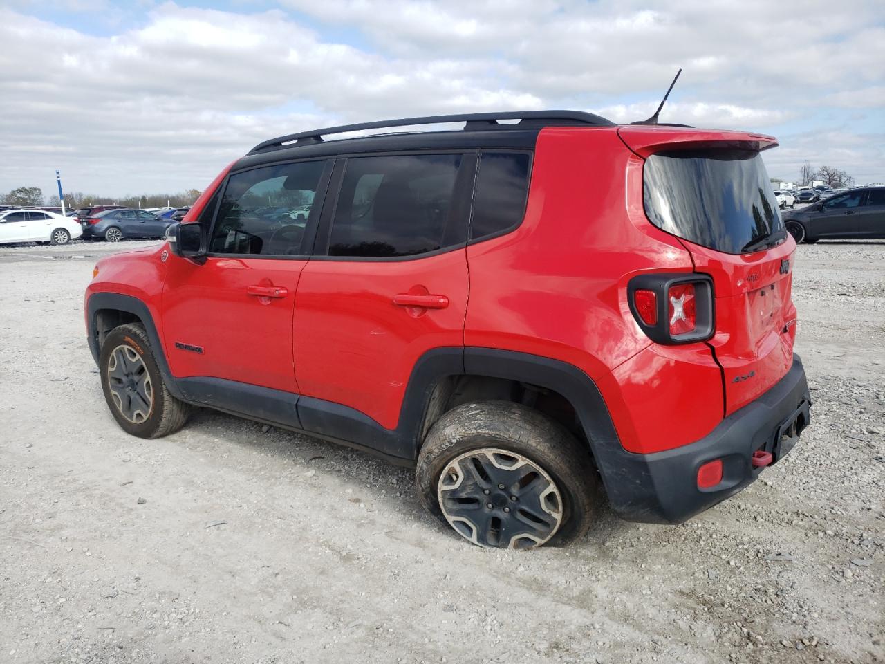 2016 Jeep Renegade Trailhawk - Image 2