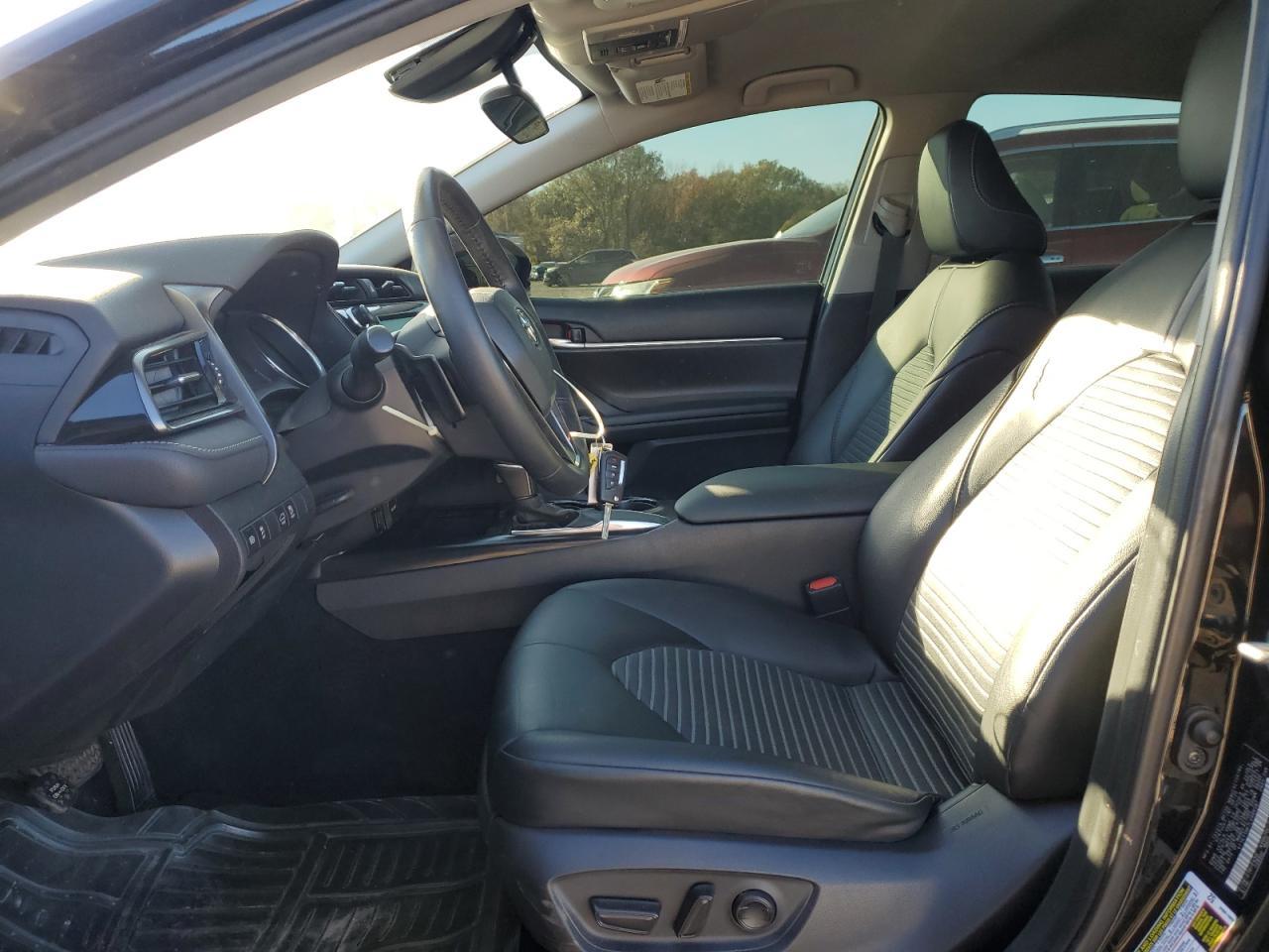 2020 Toyota Camry Se - Image 7