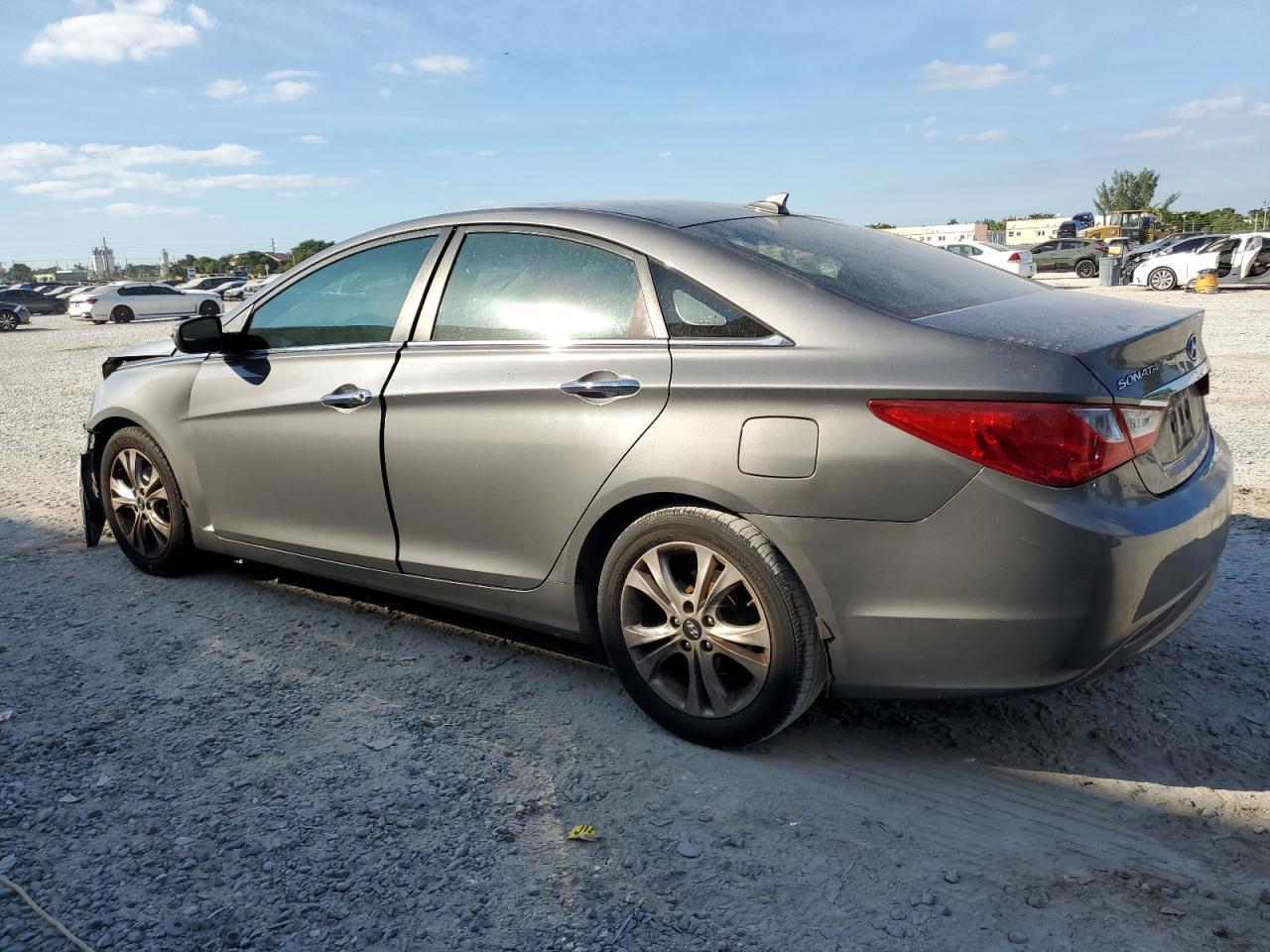 2013 Hyundai Sonata Se - Image 2