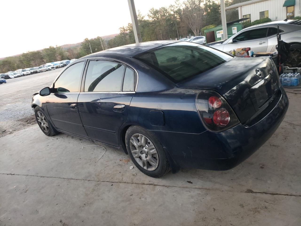 2005 Nissan Altima S - Image 2