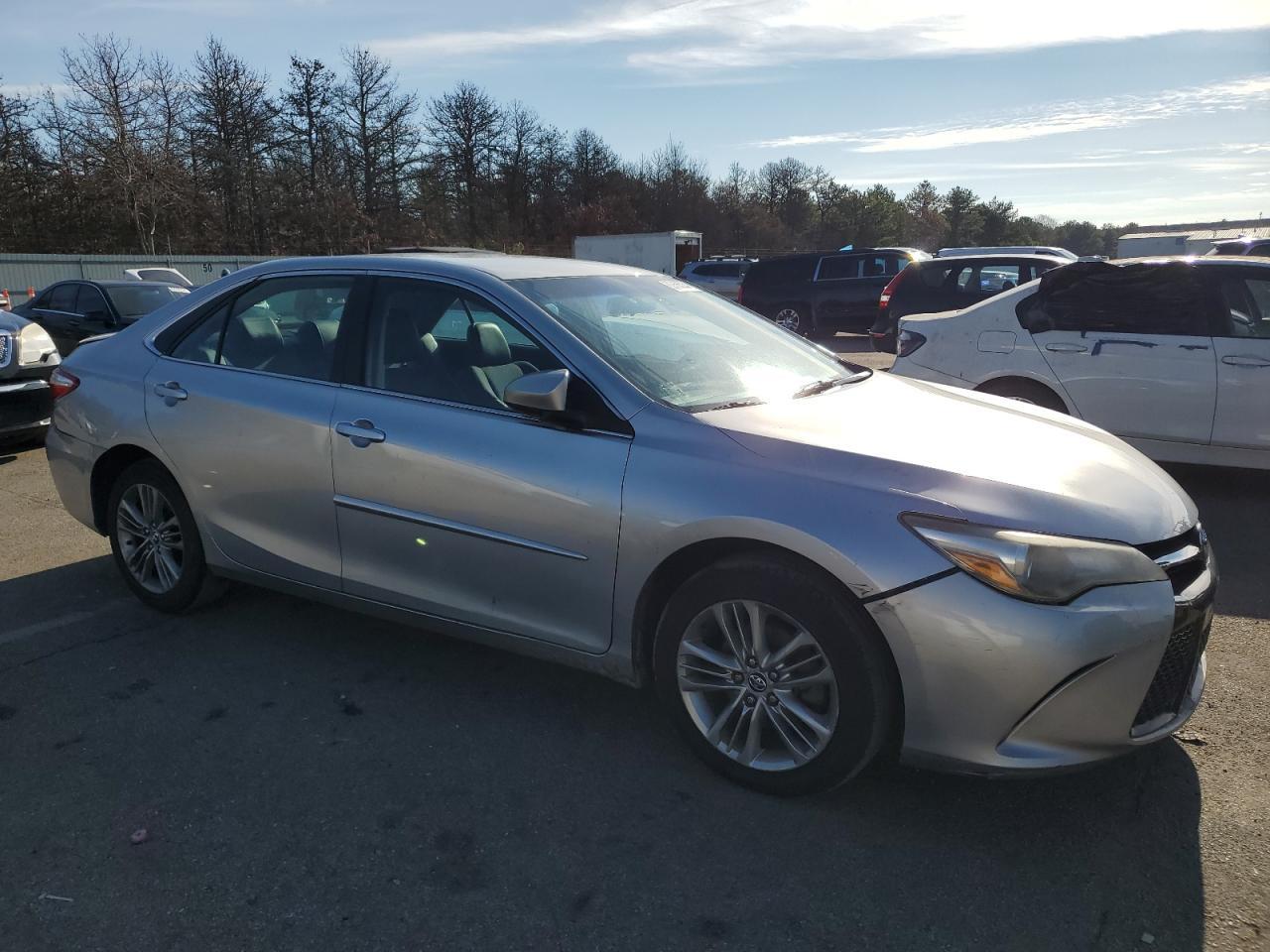 2017 Toyota Camry Le - Фото 4