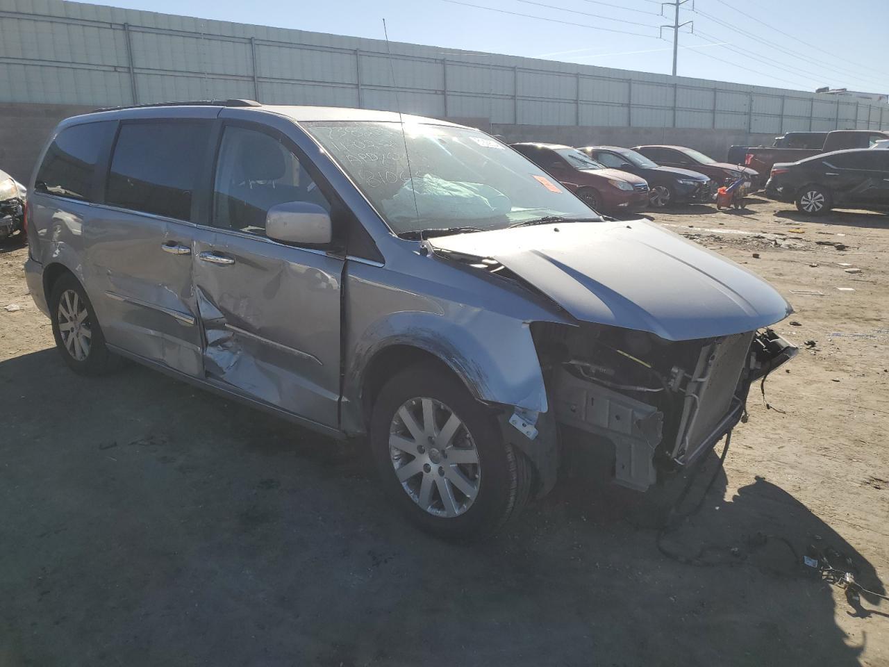 2016 Chrysler Town & Country Touring - Image 4