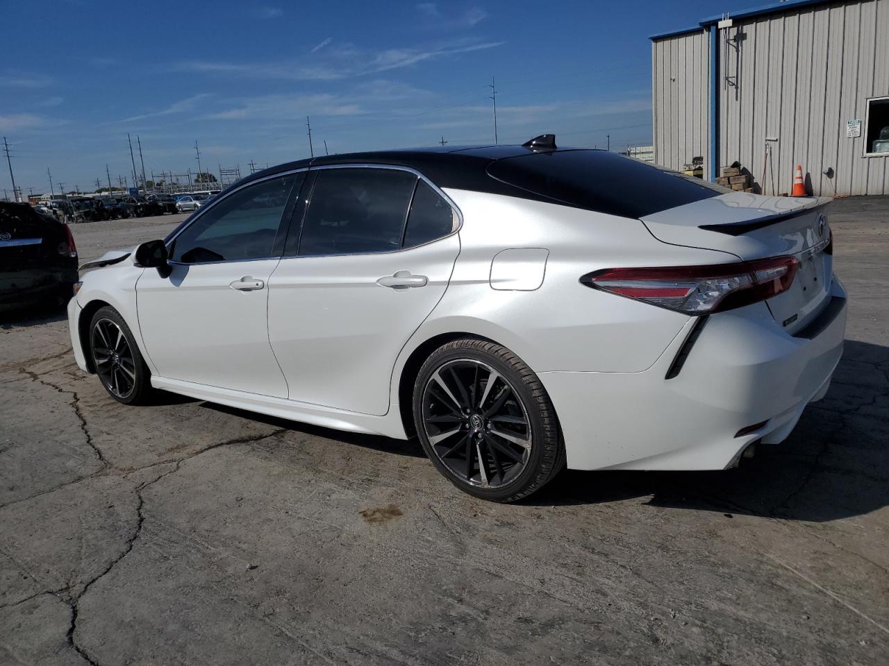 2019 Toyota Camry Xse - Фото 2