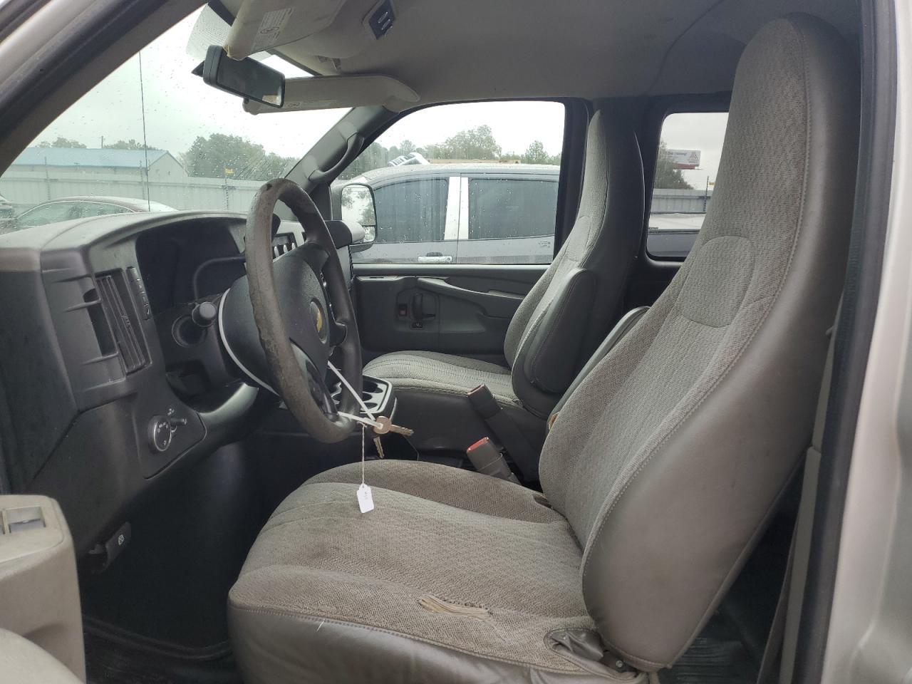2014 Chevrolet Express G2500 Ls - Image 7