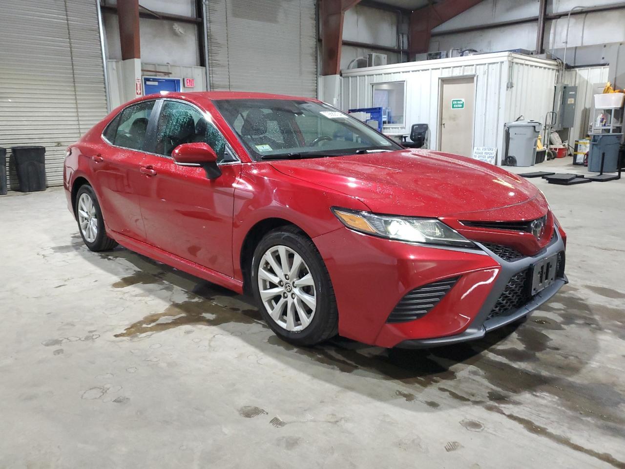 2020 Toyota Camry Se - Фото 4