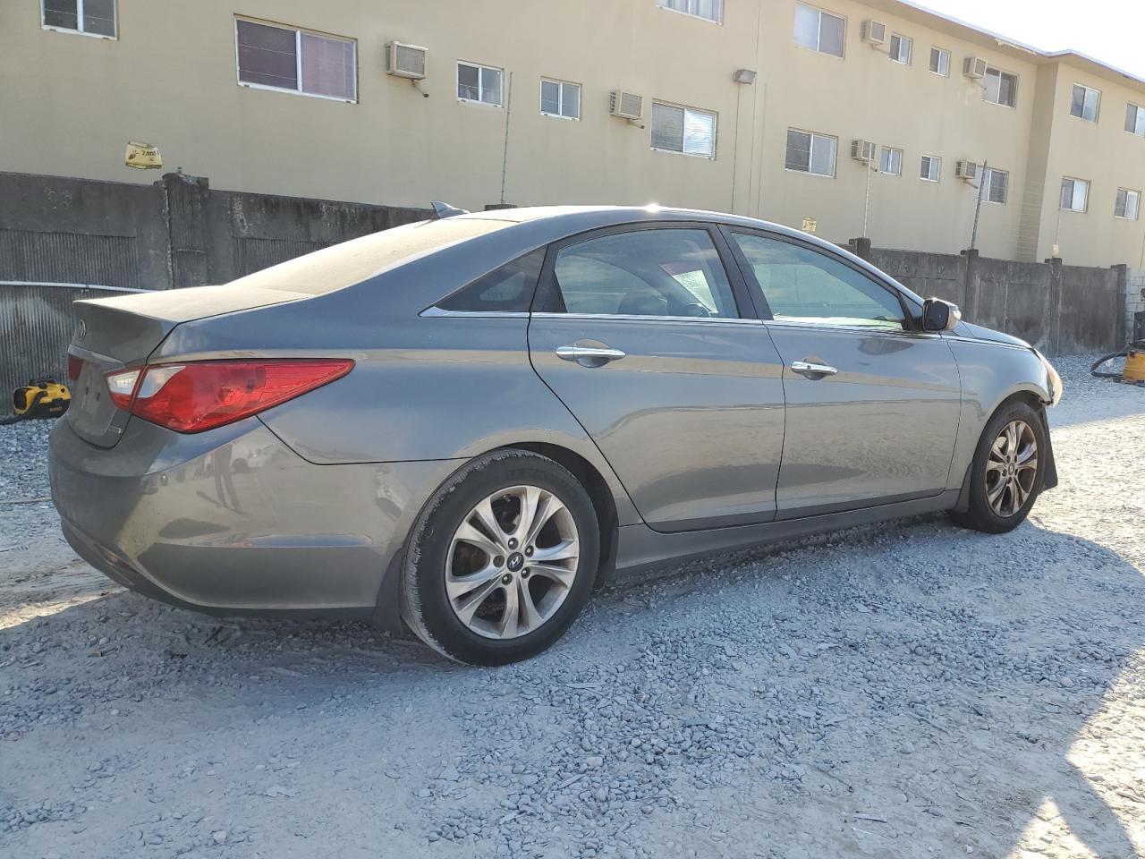 2013 Hyundai Sonata Se - Image 3