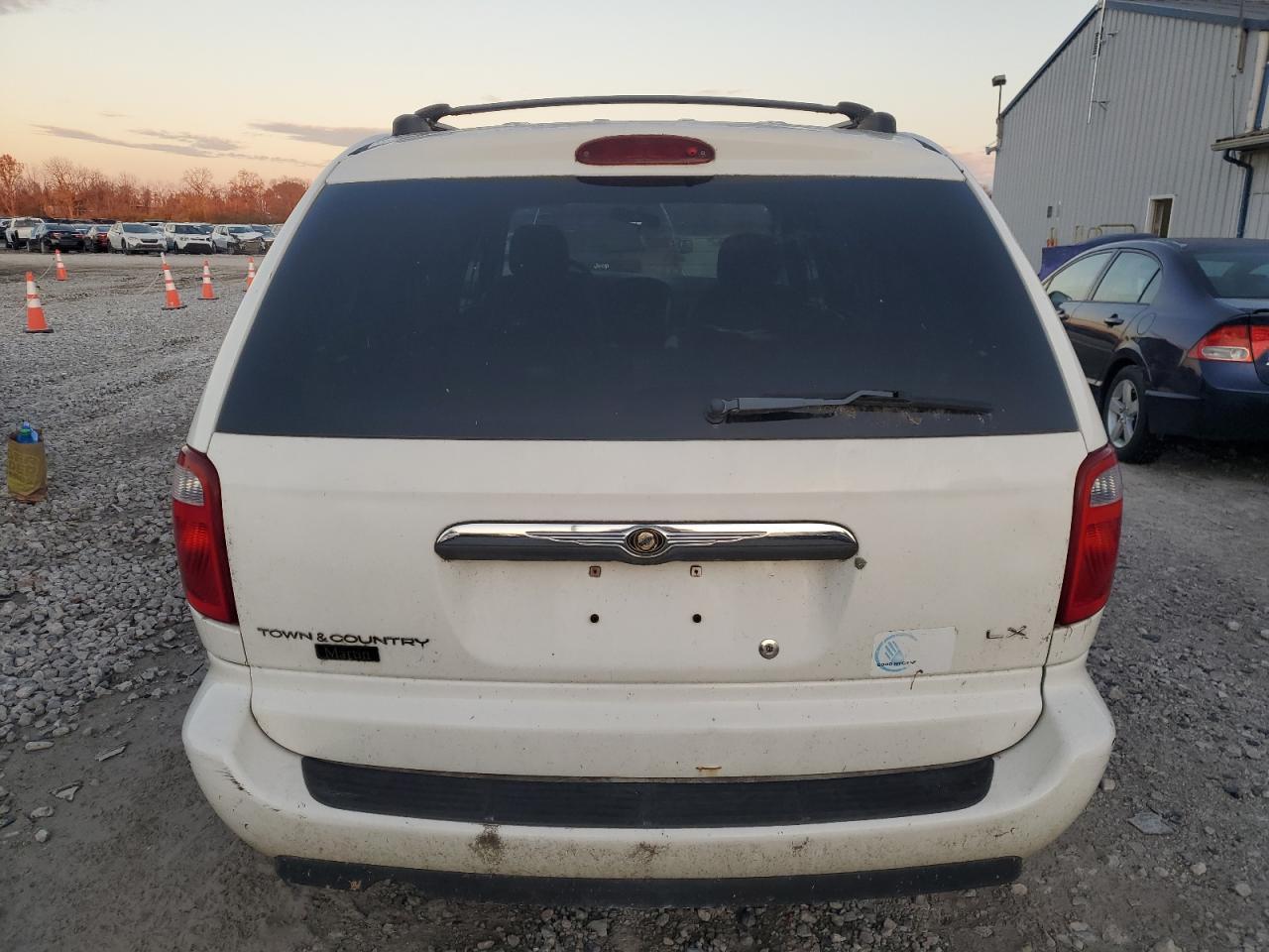 2005 Chrysler Town & Country Lx - Фото 6
