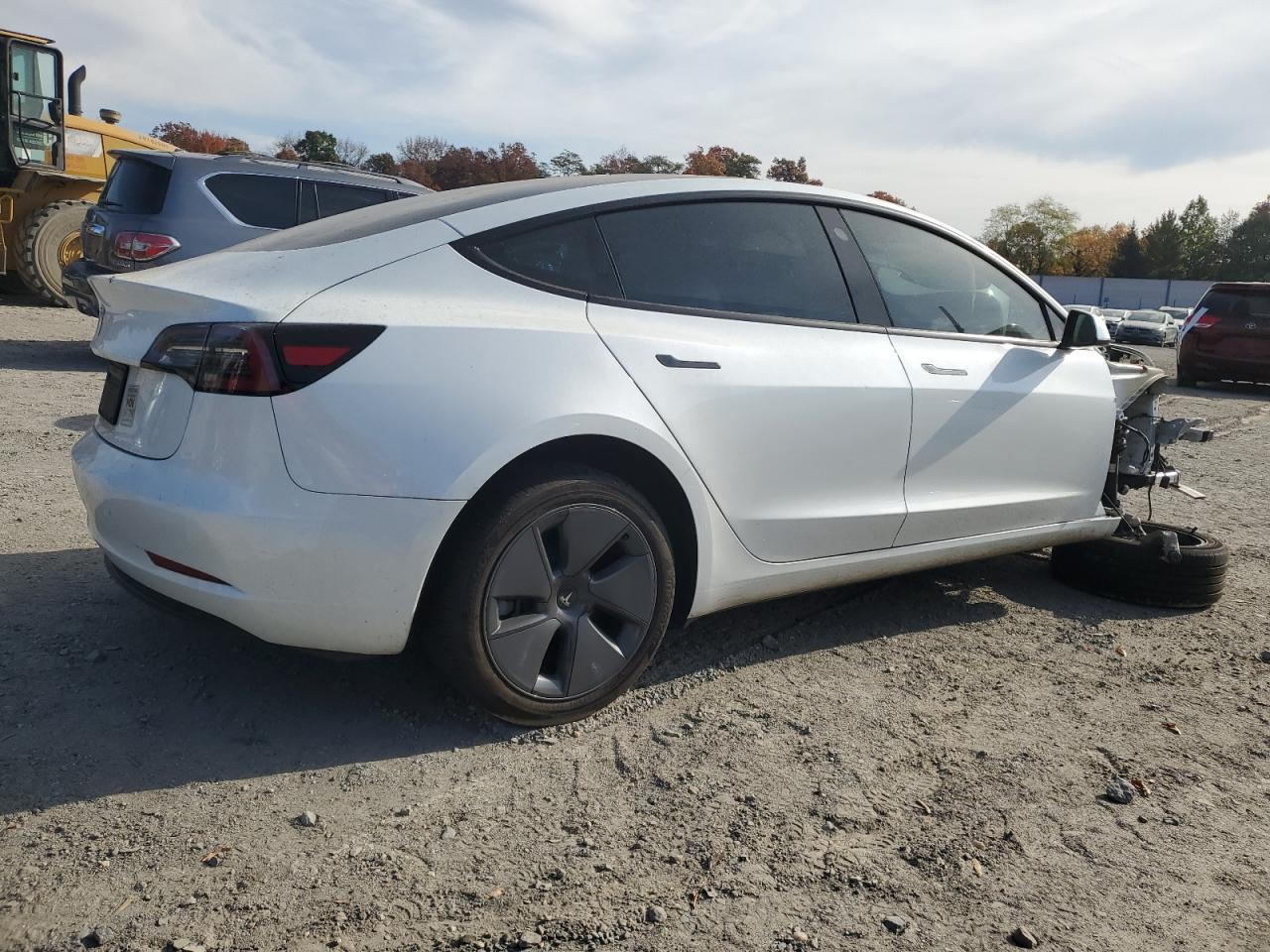 2023 Tesla Model 3 - Фото 3