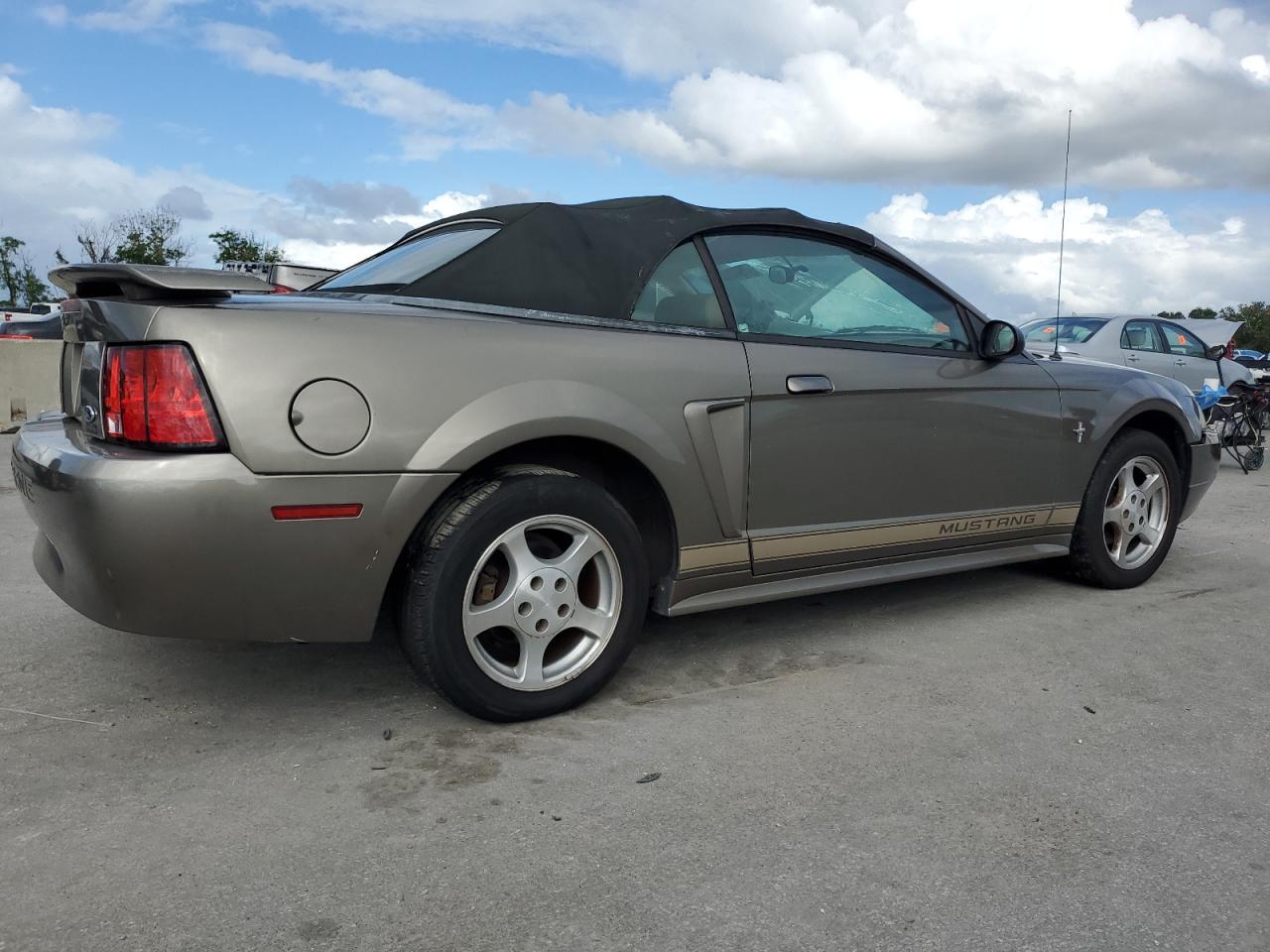2002 Ford Mustang - Фото 3