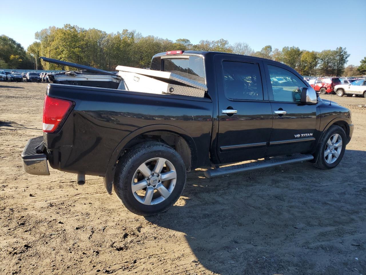2010 Nissan Titan Xe - Фото 3