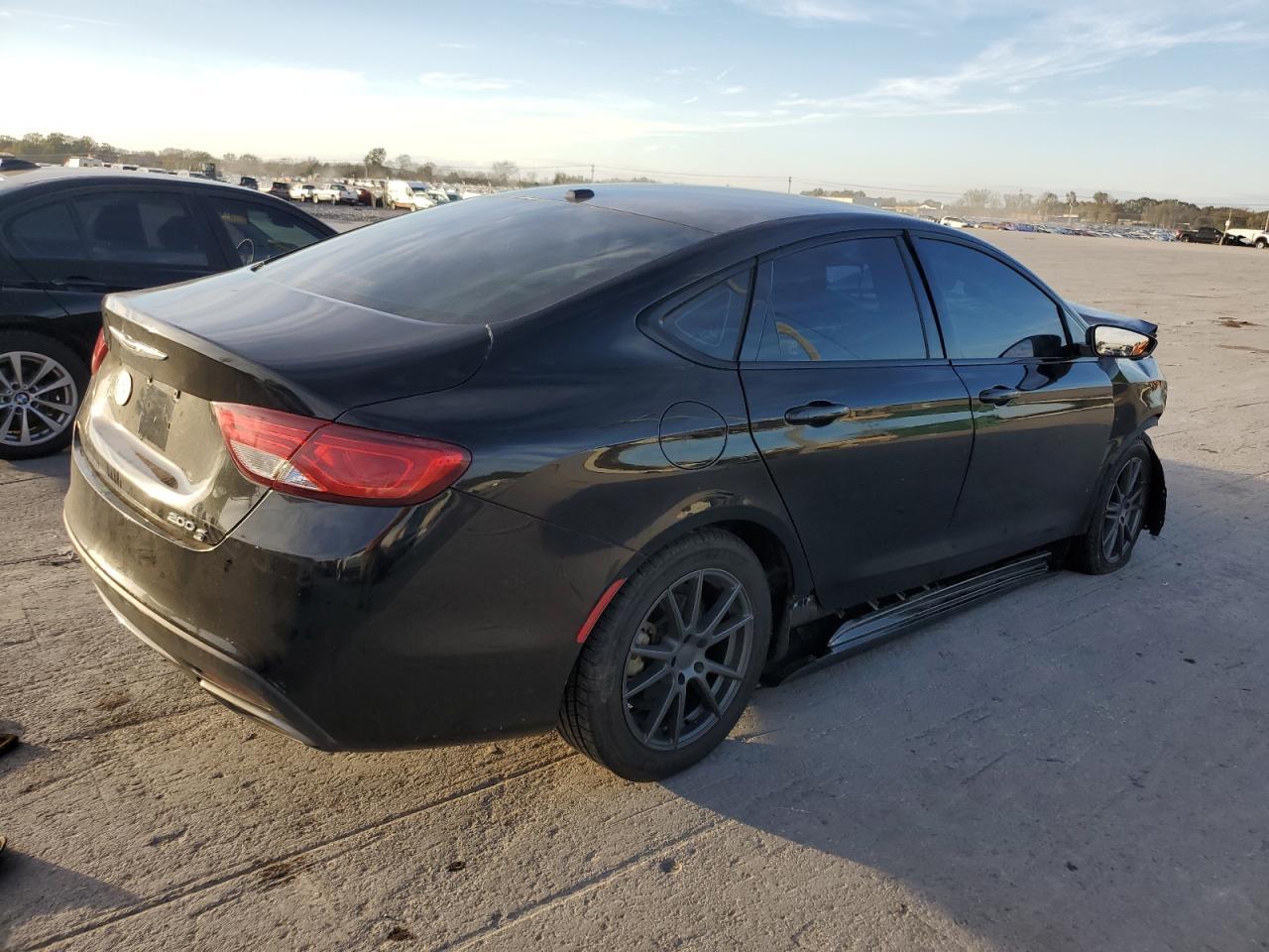 2015 Chrysler 200 S - Фото 3