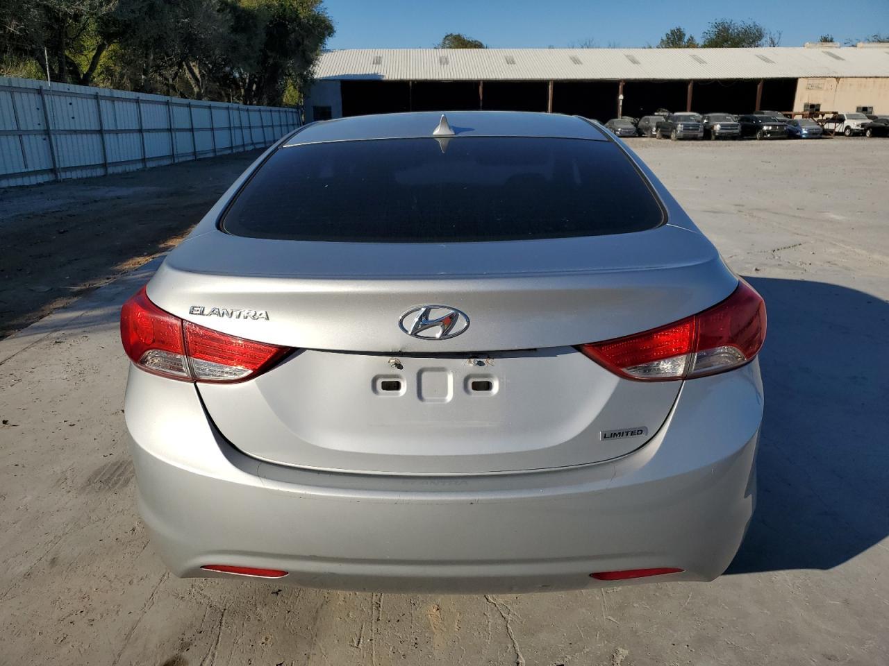2013 Hyundai Elantra Gls - Фото 6
