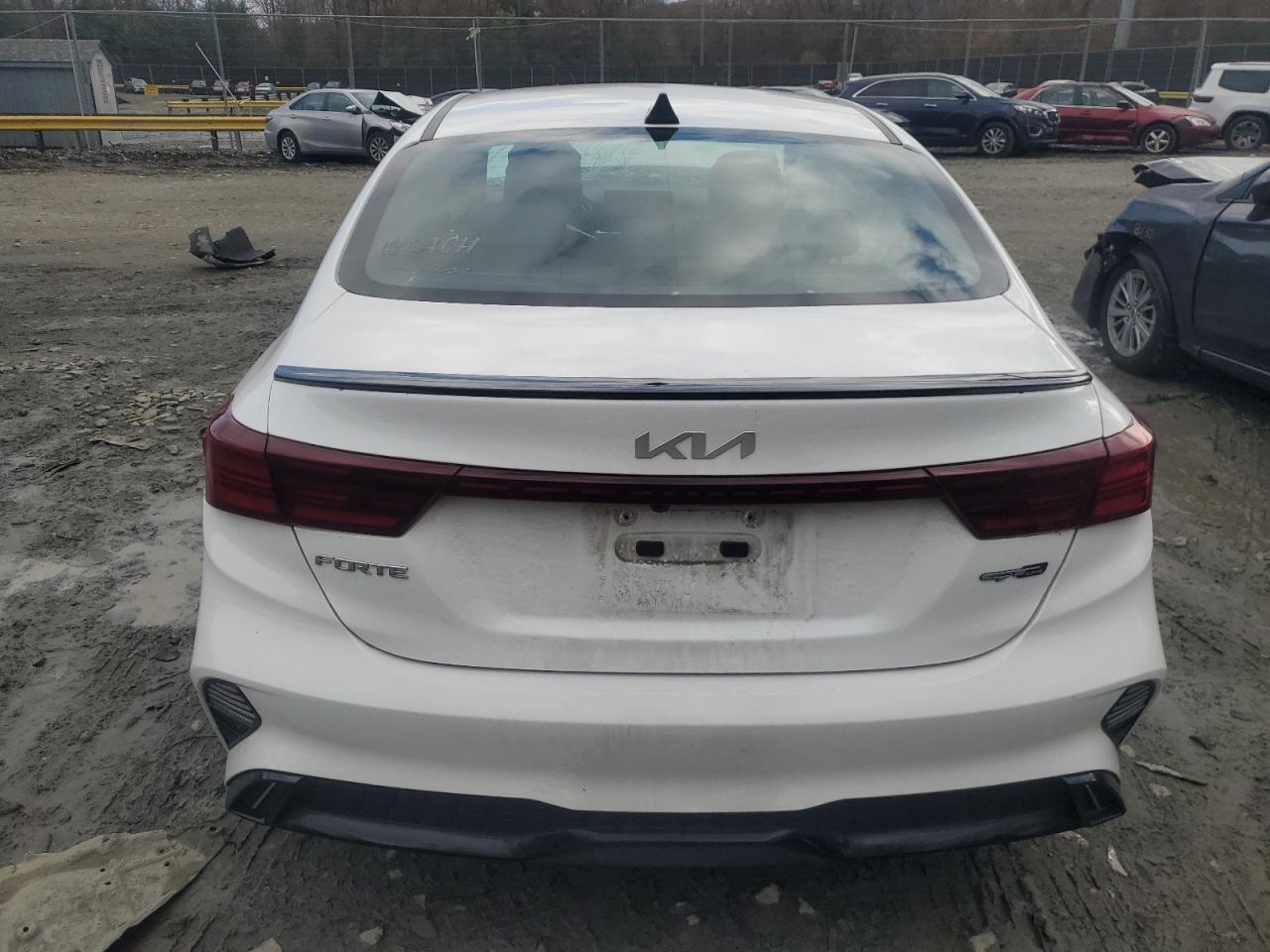 2023 Kia Forte Gt Line - Image 6