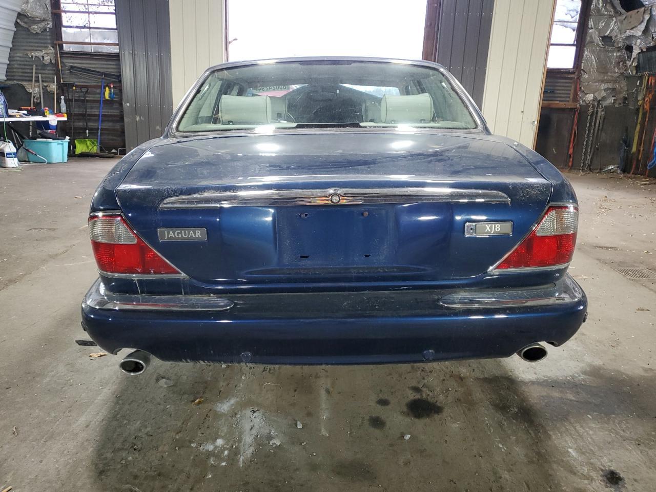 2002 Jaguar Xj8 - Image 6