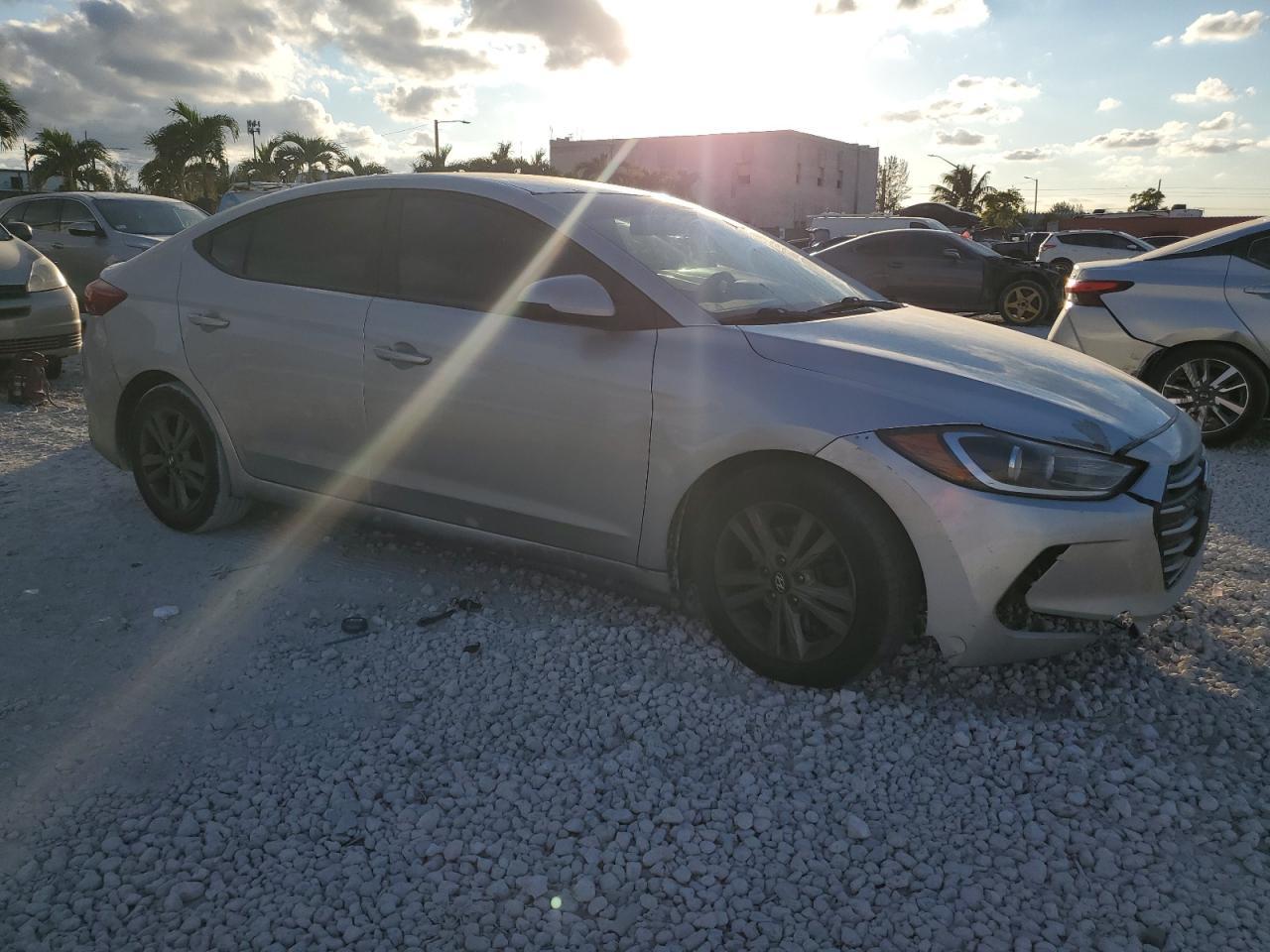 2018 Hyundai Elantra Sel - Фото 4