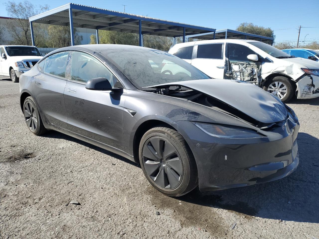 2024 Tesla Model 3 - Фото 4