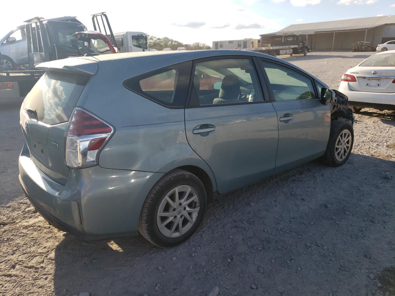 2015 Toyota Prius V - Фото 3