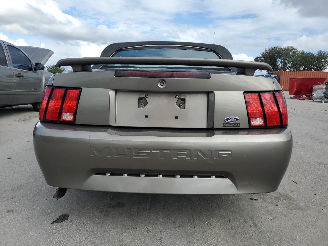 2002 Ford Mustang - Фото 6