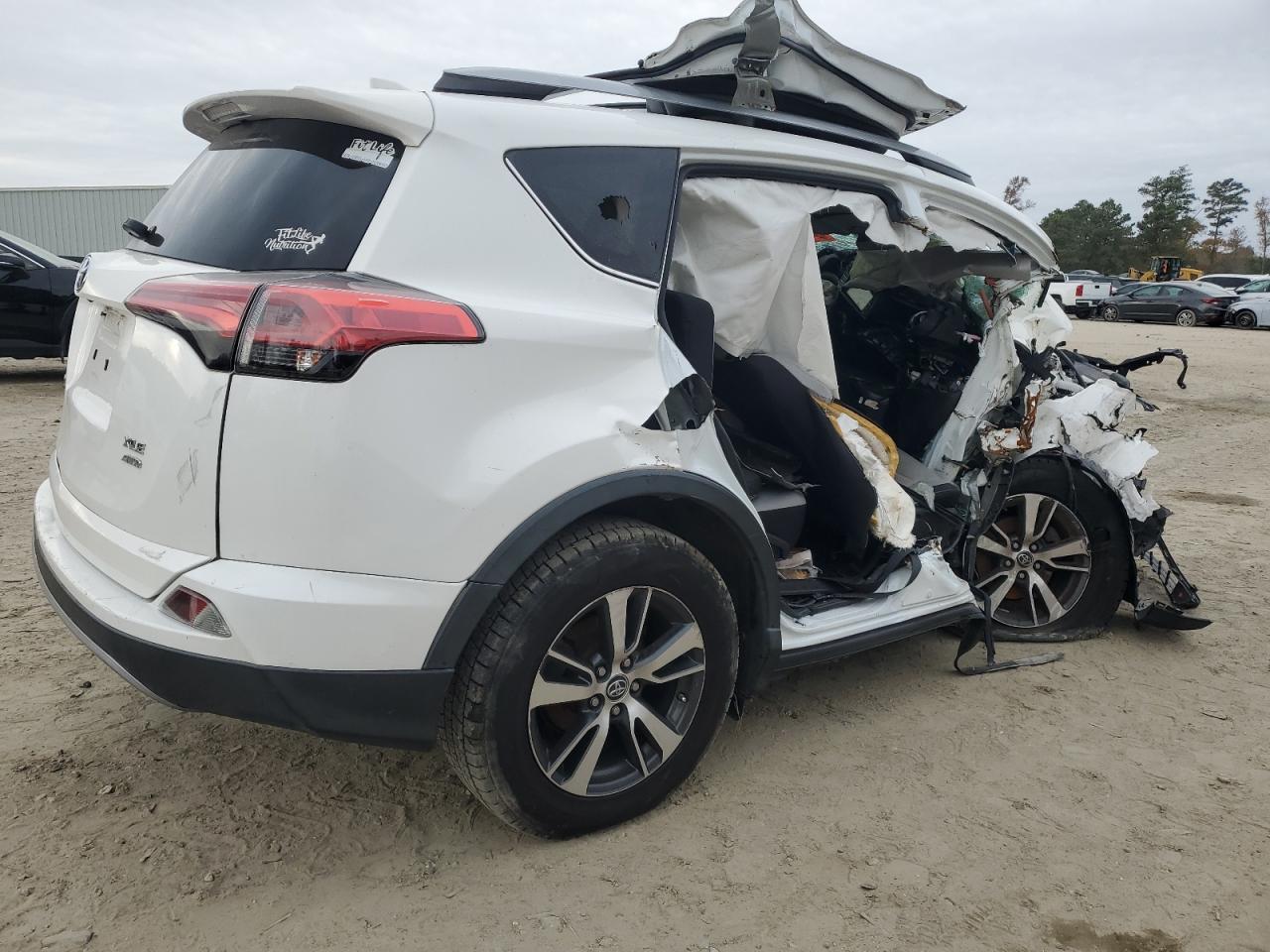 2018 Toyota Rav4 Adventure - Фото 3