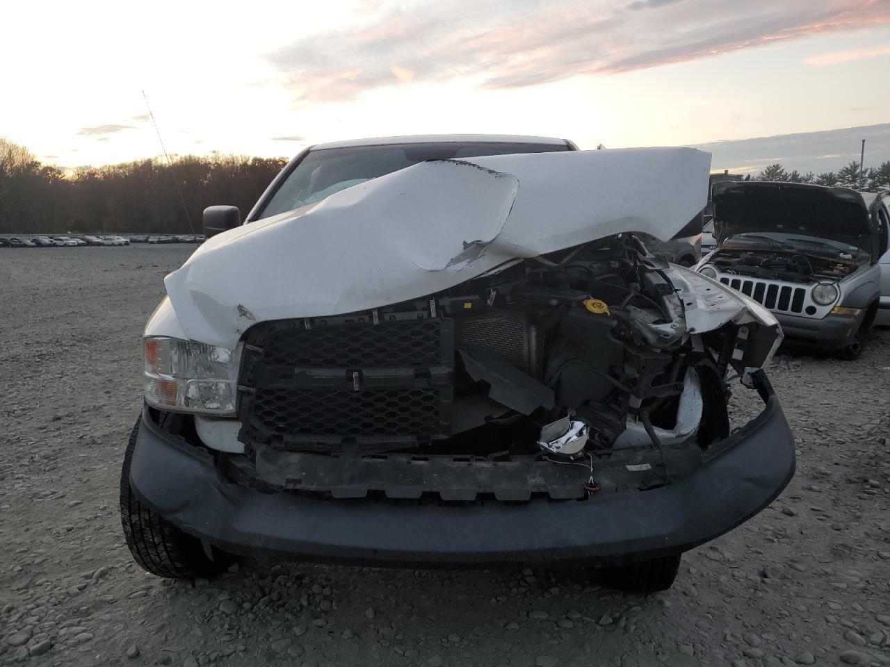 2021 Ram 1500 Classic Tradesman - Фото 5